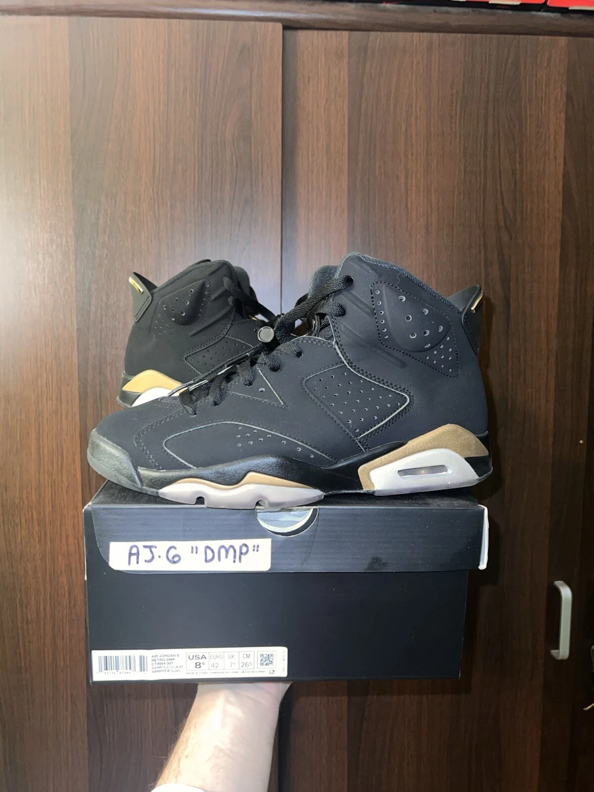 NIKE AIR JORDAN 6 