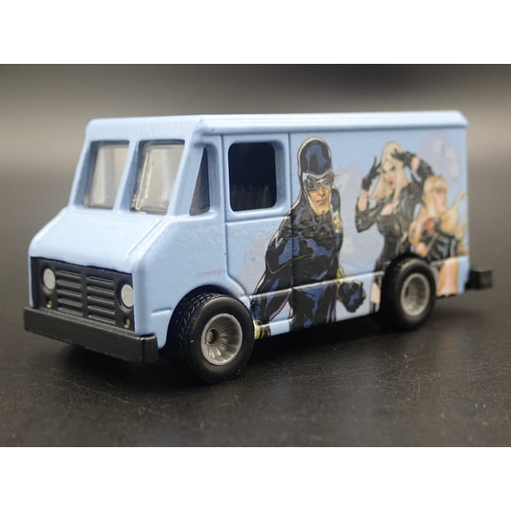 Open Box GMC STEP BOX VAN MARVEL UNCANNY X-MEN BLUE 1:64 SCALE DIORAMA DIECAST MODEL CAR
