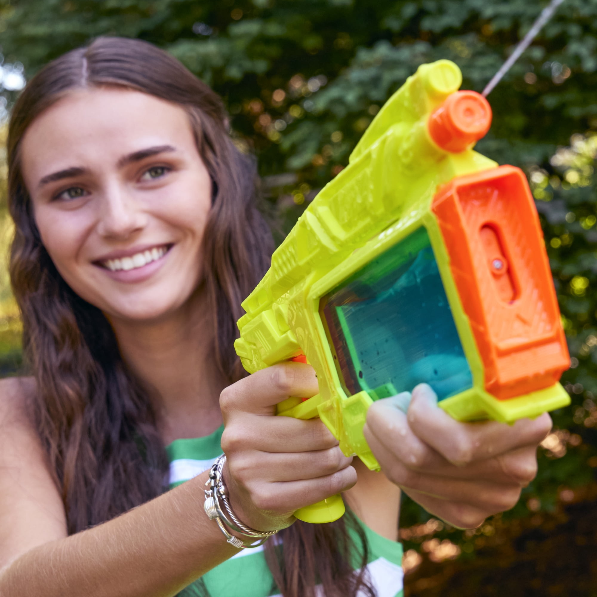 Nerf Super Soaker Dunk-Fill+ Water Blaster, Instant Fill 12.1 Fluid Ounce Tank, Water Toys, Outdoor Summer Toys, Backyard & Beach Fun, 6+