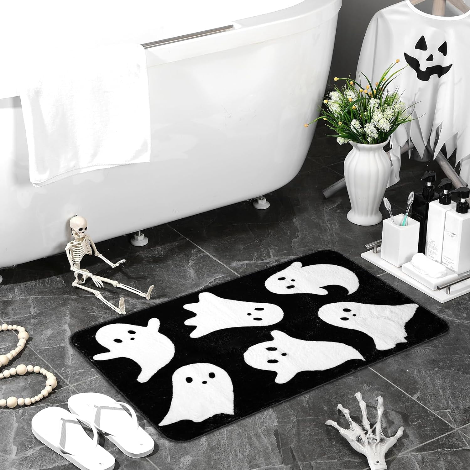 Halloween Ghost Bathroom Rug Cute Spooky Halloween Bathroom Decor Non Slip Halloween Bath Mat Machine Washable Ghost Shower Floor Mat Halloween Rug for Bathroom Home Decor(Black, White)