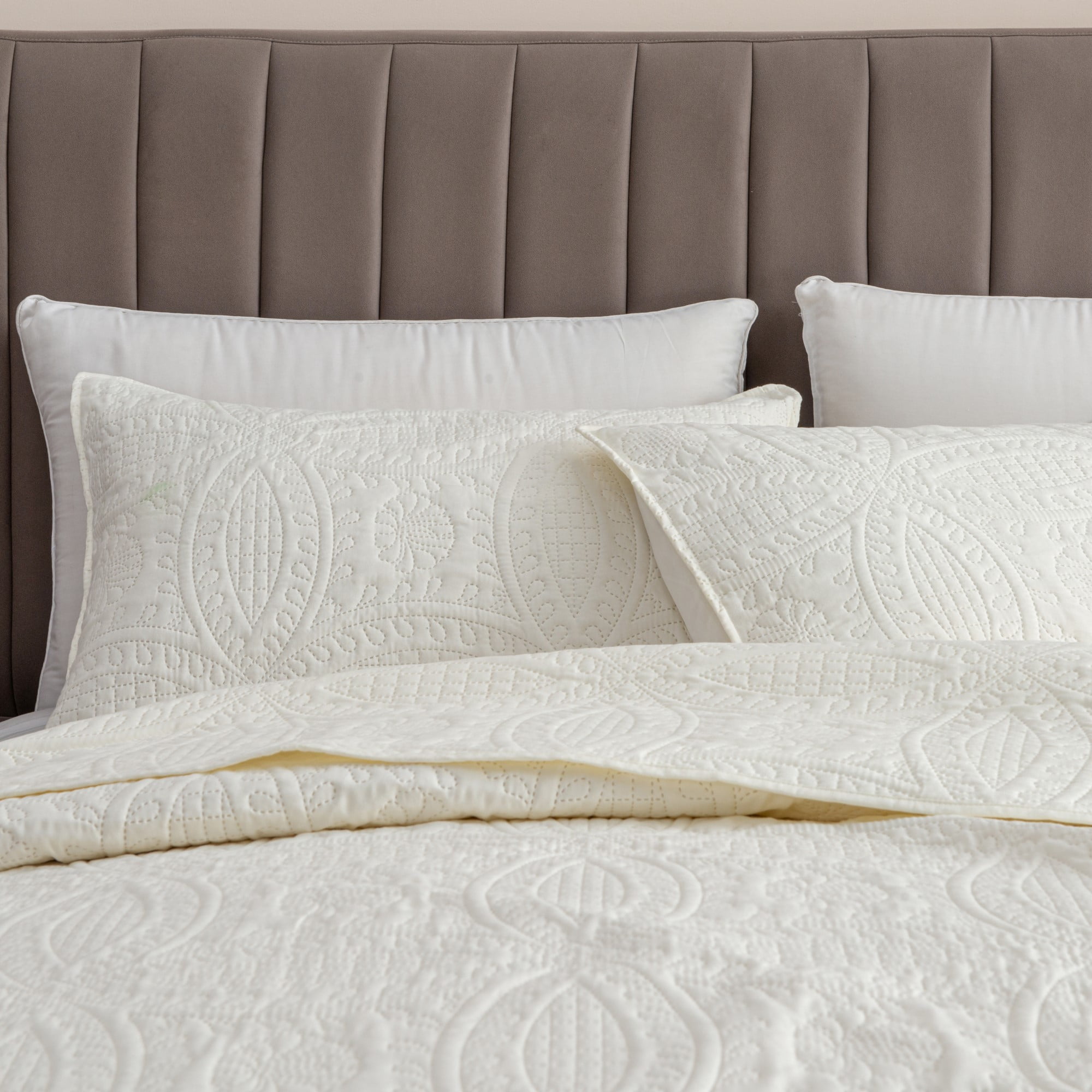 Reversible Quilt Set Cream King/Cal King