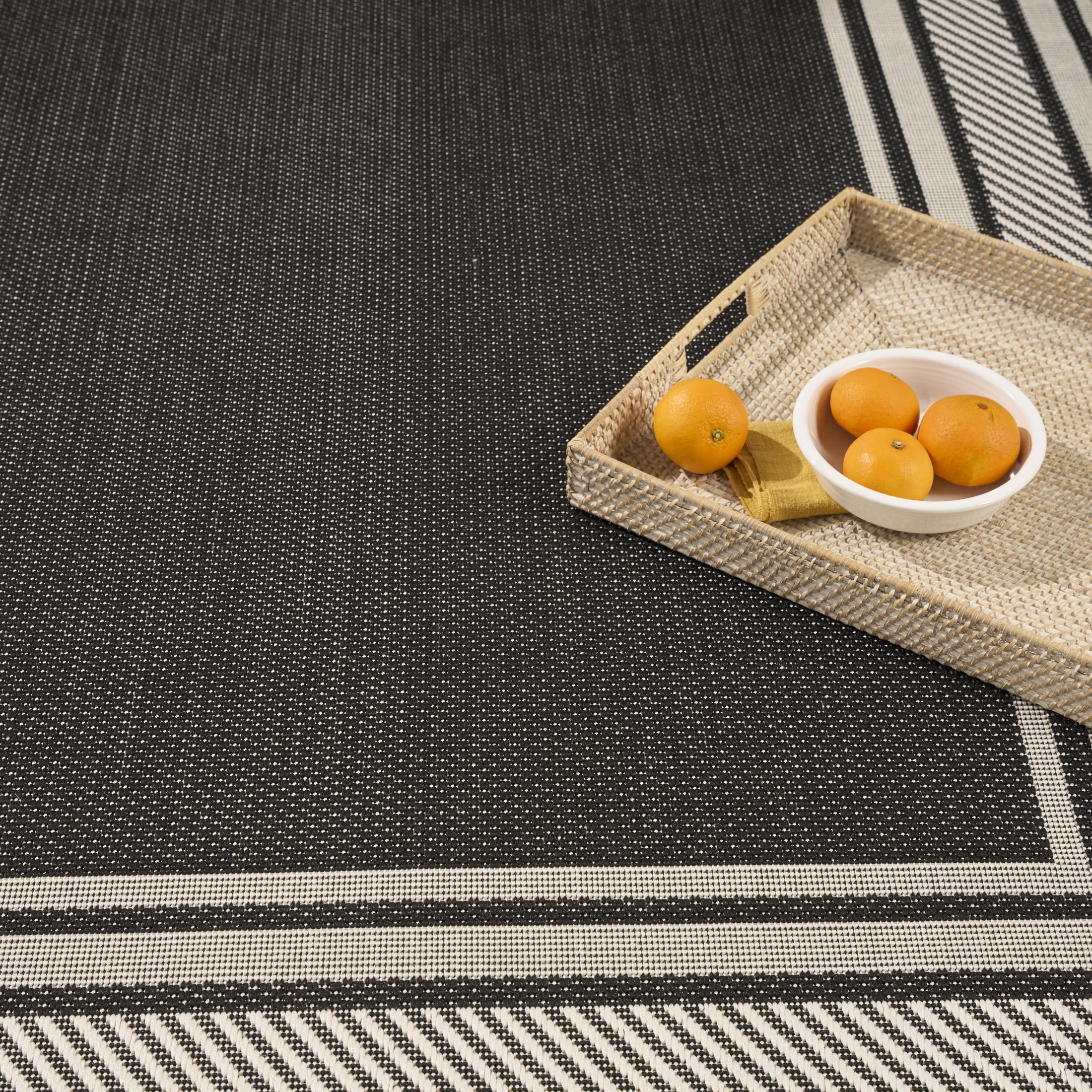 Nourison Horizon Indoor/Outdoor 9' x 12' Black Modern Rug