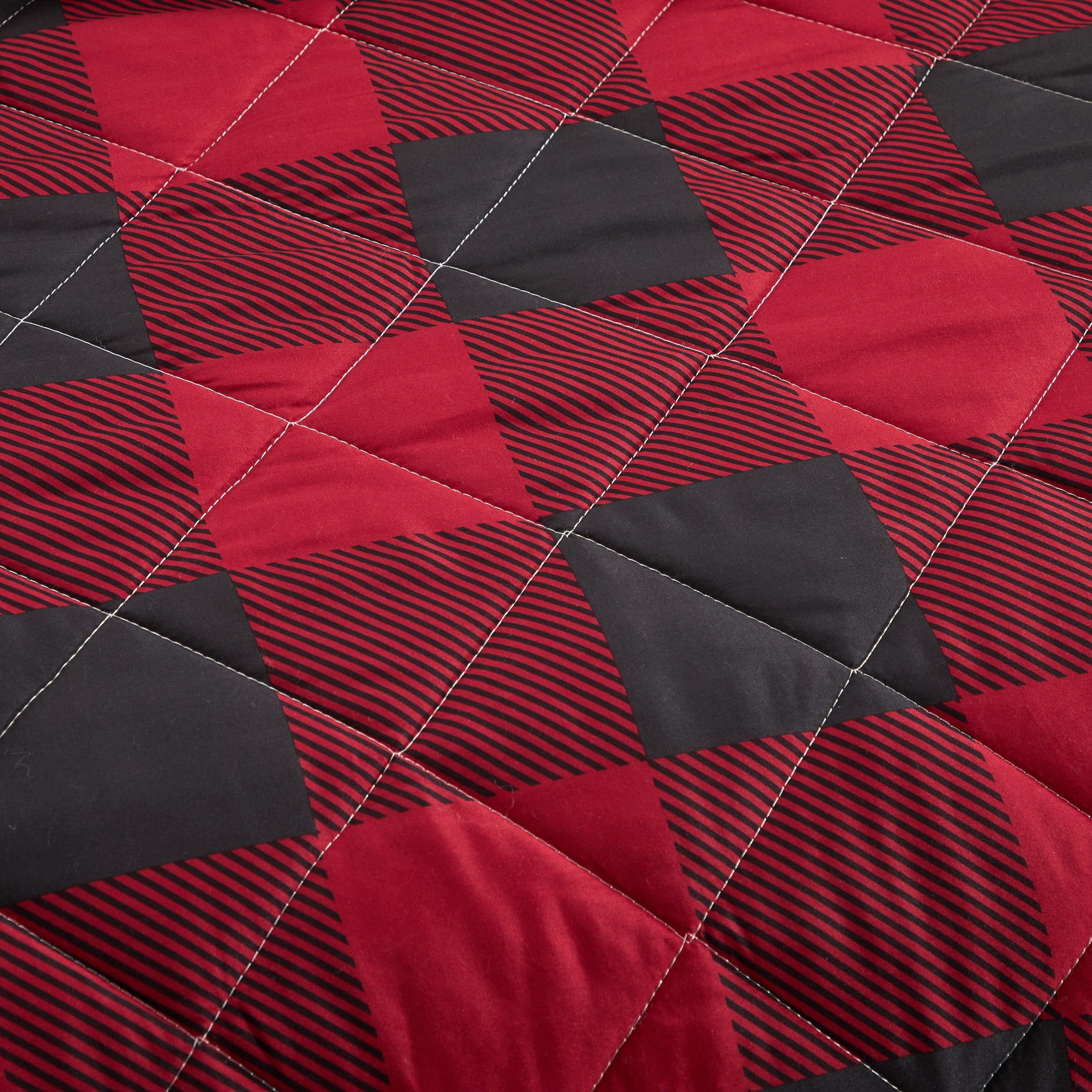 Dearfoams Super Soft Red and Black Diamond Stitching Checkered Quilt Set, King