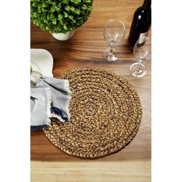 DecMode Round Braided Natural Water Hyacinth Placemats, Set of 4 15