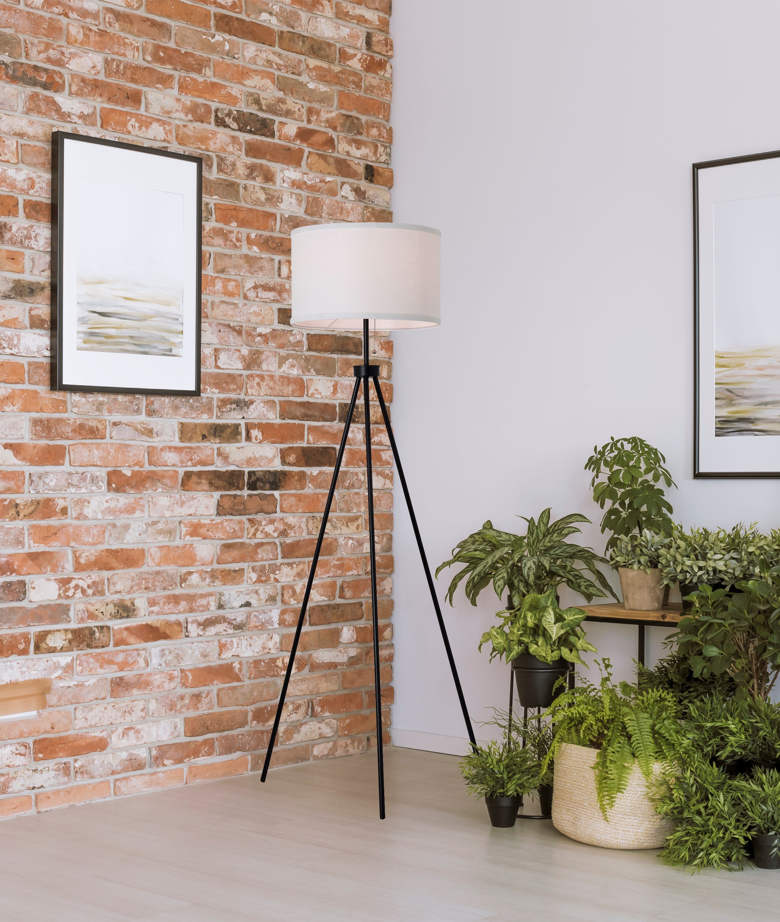 Mainstays 58" Black Metal Tripod Floor Lamp, Modern, Young Adult Dorms and Adult Home Office Use. - image 2 of 5