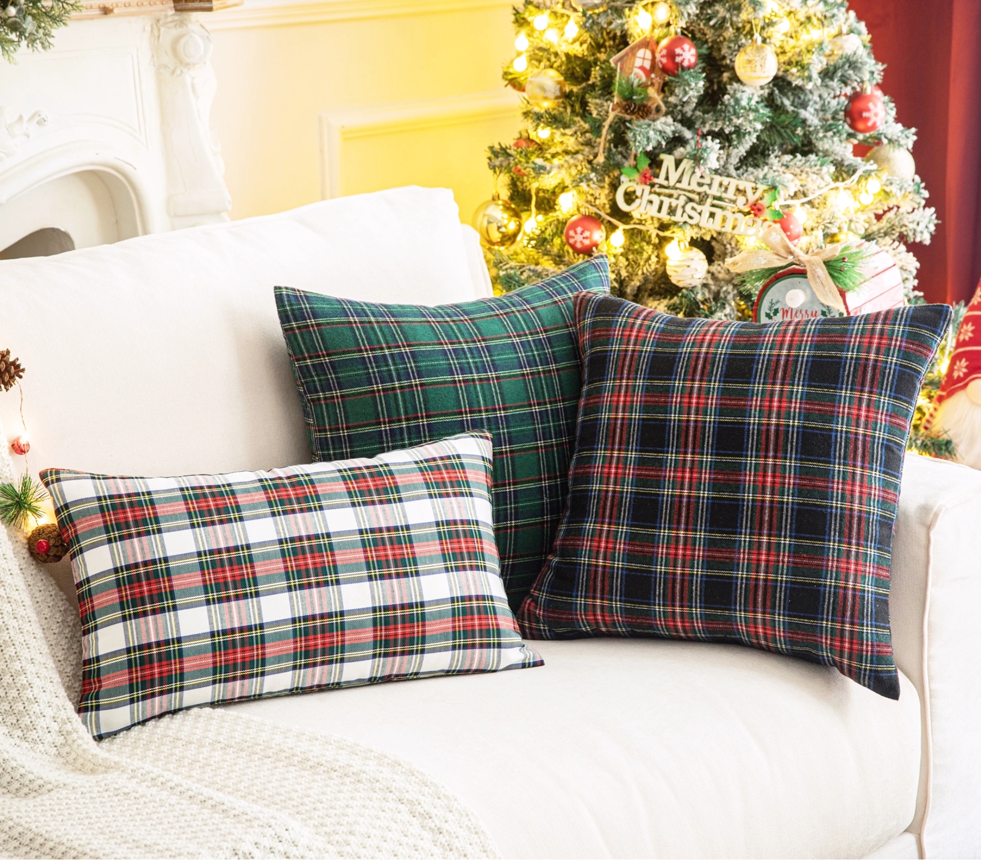 Fantastic Zone Christmas Plaid Pillow Covers, Set Of 2 photo 4