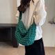 thumbnail image 5 of Bolso de mano acolchado para mujer Bolso tipo cartera suave Bolso tipo hobo de burbujas Bolso versátil para otoño e invierno, 5 of 8