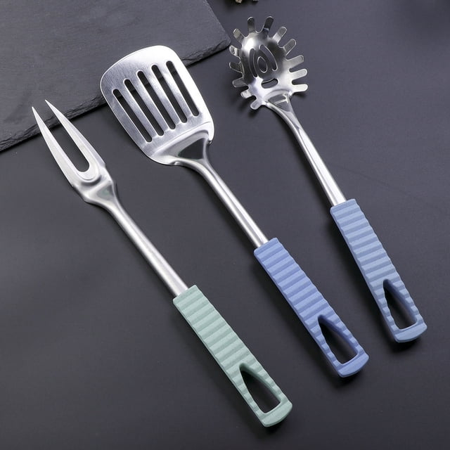 UPGRATOR 1Pcs Slotted Turner Kitchen Equipment Stainless Steel with Hanging Storage for Cooking Enthusiasts