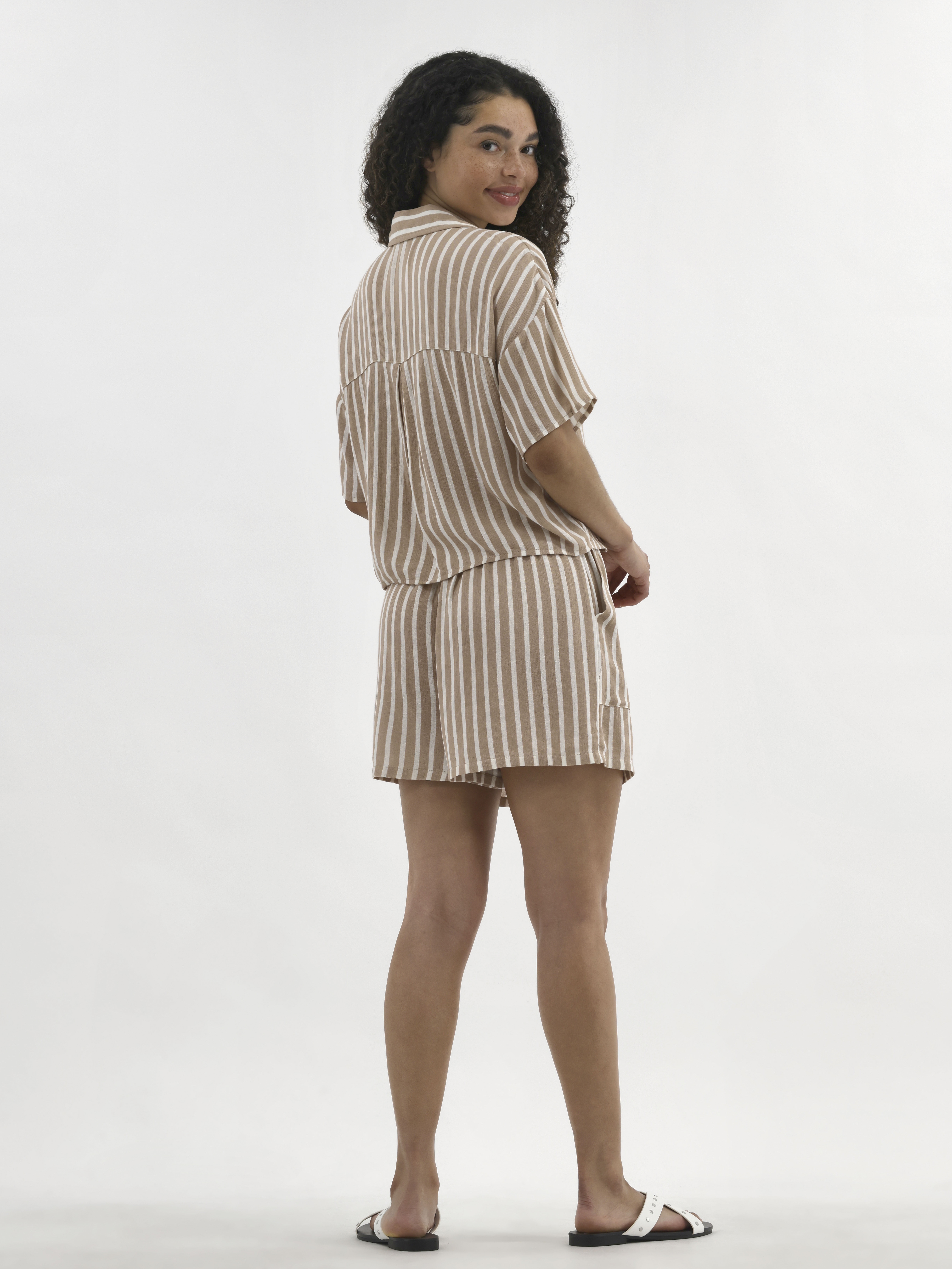 No Boundaries Woven Button Front Top and Shorts Set, 2-Piece, Women's