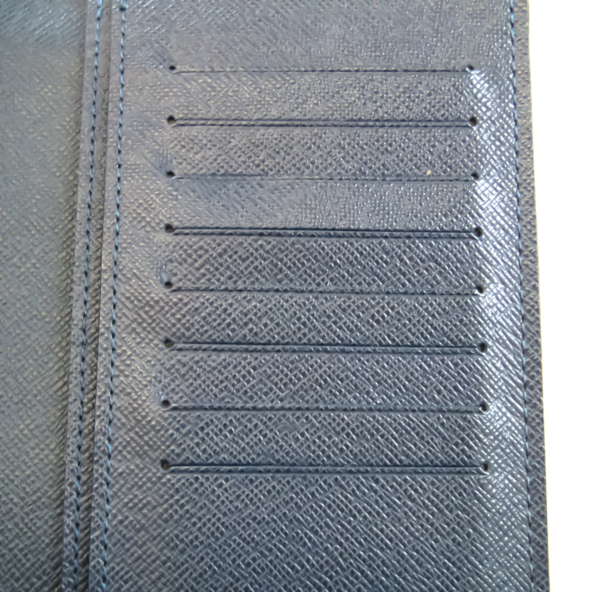 Authenticated used Louis Vuitton Taiga Brazza Wallet M30502 Men's Taiga Leather Long Wallet (Bi-Fold) Navy Blue, Size: (HxWxD): 19cm x 10cm x 1.5cm /