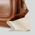 thumbnail image 5 of Bolso pequeño con solapa a la moda, bolsos de hombro con correa ancha de diseñador, bolso cruzado de cuero pu de lujo, monederos pequeños para teléfono de tendencia 2024, 5 of 5