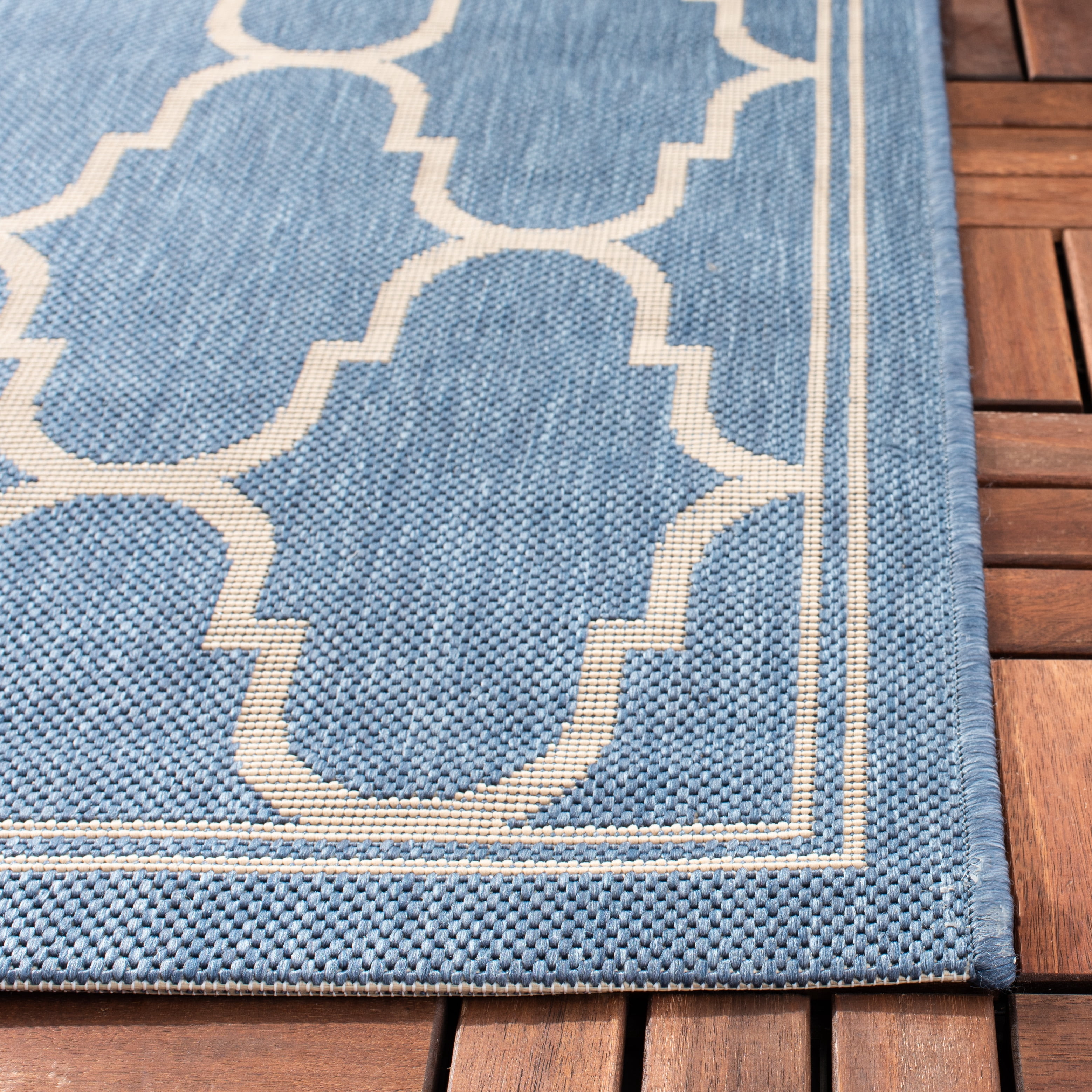 SAFAVIEH Courtyard Eustacia Geometric Indoor/Outdoor Area Rug, Blue/Beige, 4' x 5'7"