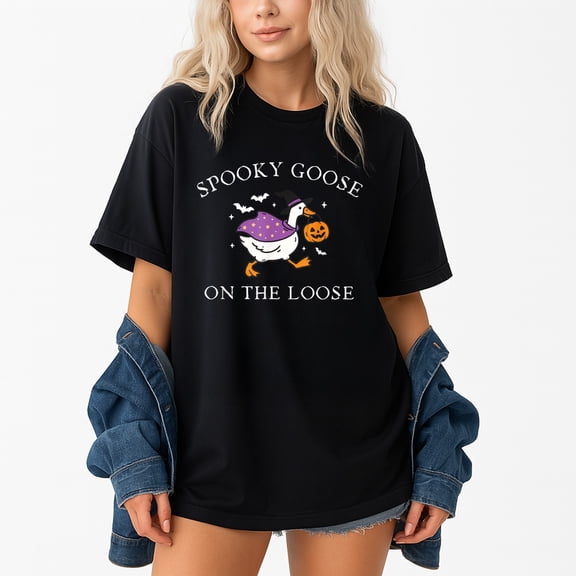 Spooky Goose On The Loose Witch Pumpkin Halloween – T-Shirt / Hoodie / Sweatshirt – Halloween Fun – Costume Parties and