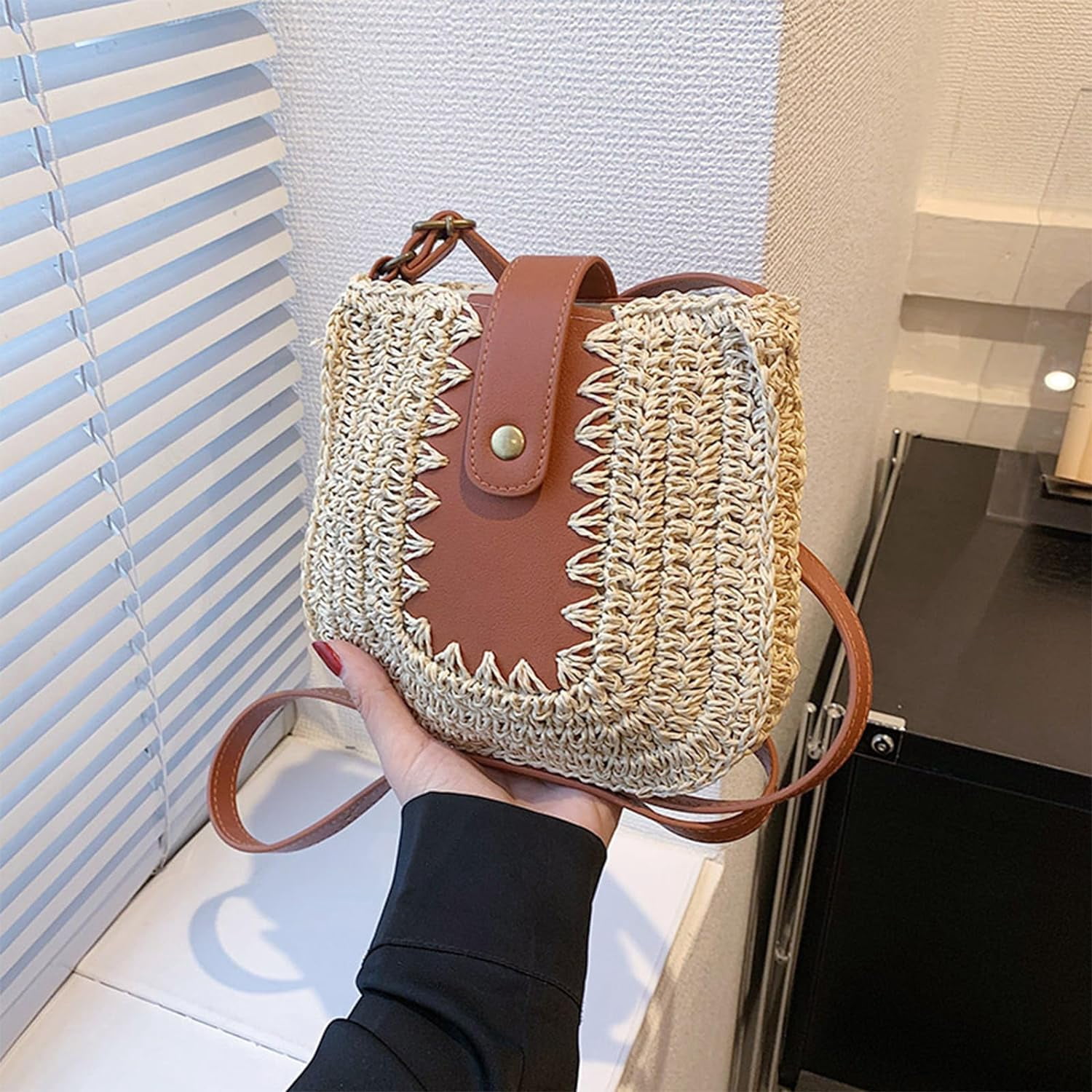 Straw Purses for Women, Summer Straw Crossbody Bag Purses Woven Straw Beach Bag for Vacation