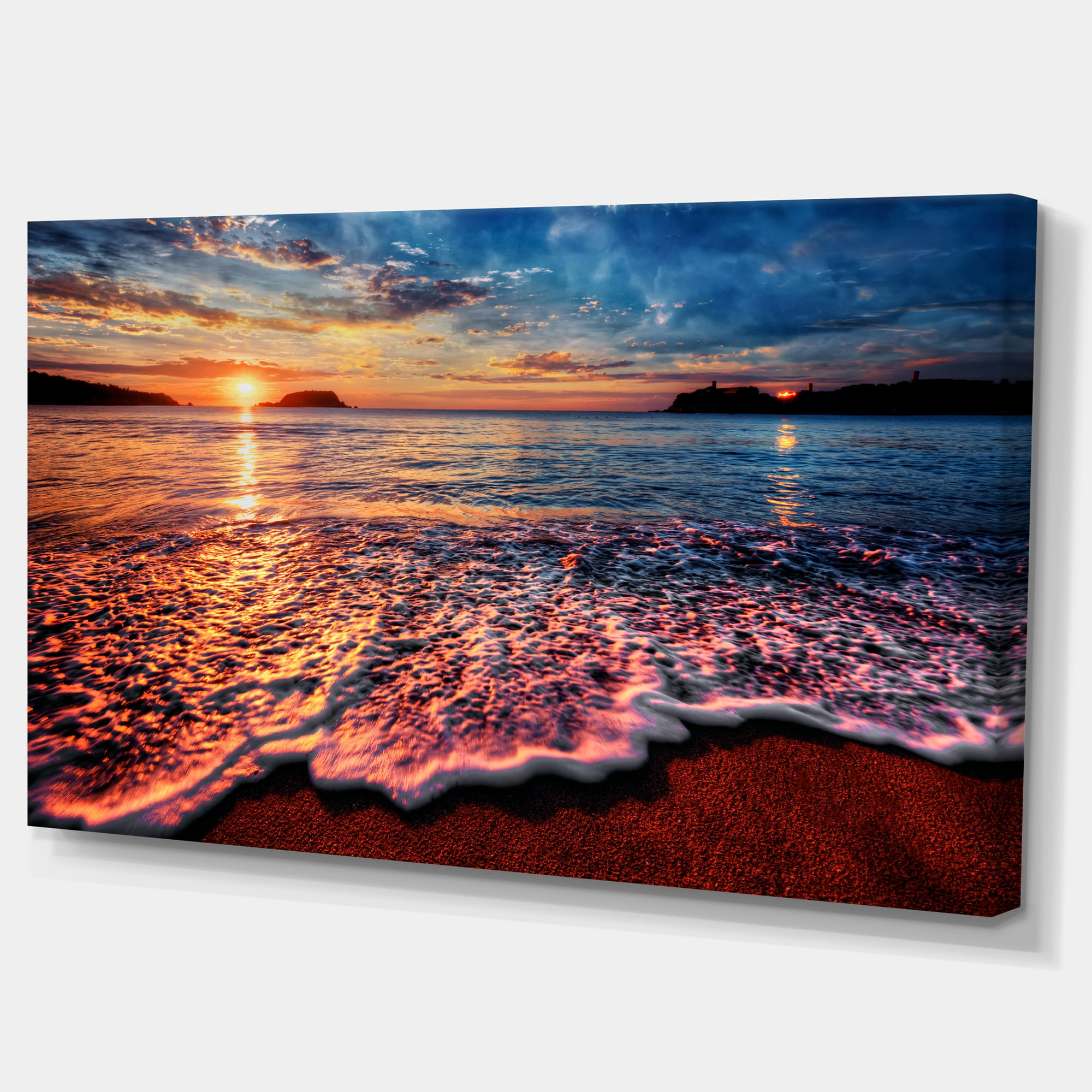 Designart 'Peaceful Evening Beach View ' Seascape Canvas Art Print