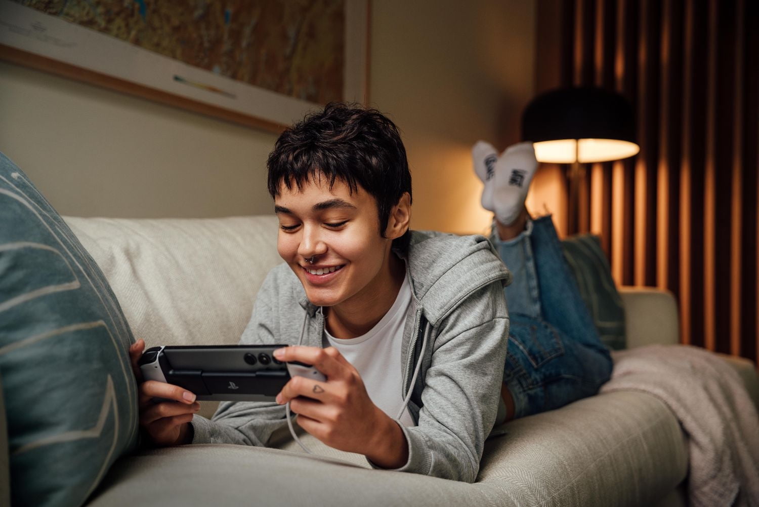 Backbone One - Manette de jeu pour Smartphone Android, édition Playstation - Transformez votre téléphone en console portable - Jouez à la Playstation, Steam, COD mobile, Diablo Immortal, Minecraft & p