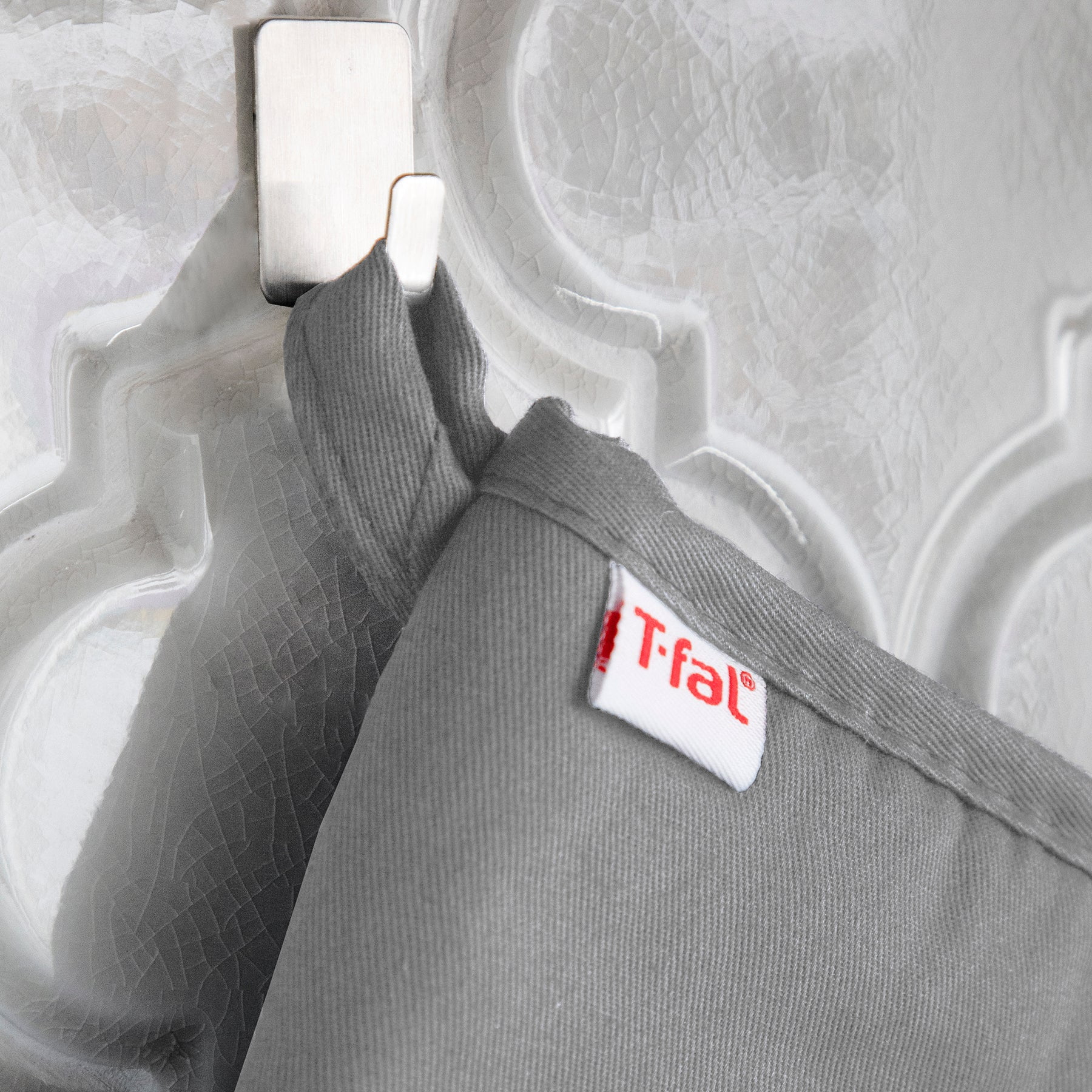 T-fal Medallion Print Silicone and Cotton Twill Oven Mitts, Two Pack, Gray