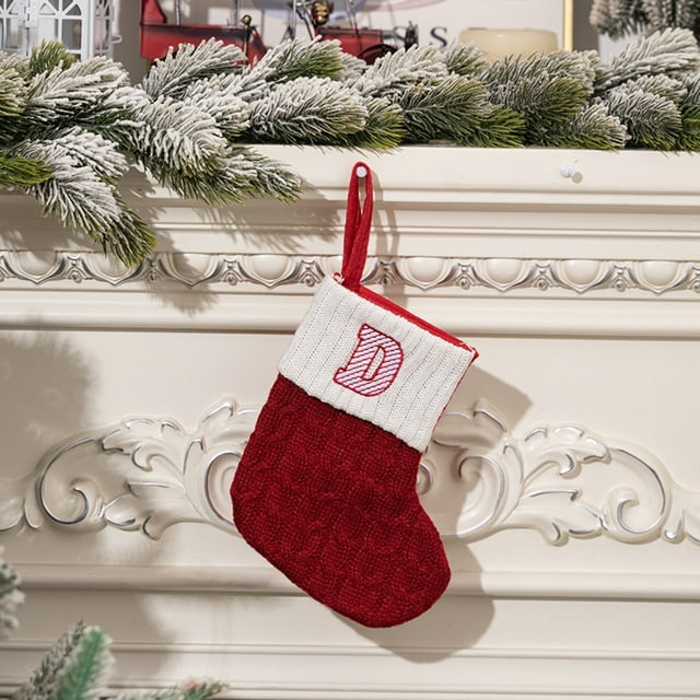 Riforla Mini Bas avec Initiales Bas de Noël avec 26 Lettres Décorations de Noël Lettres Tricotées Rouges Bas de Noël Brodés Suspendus D 19.5x15.5cm
