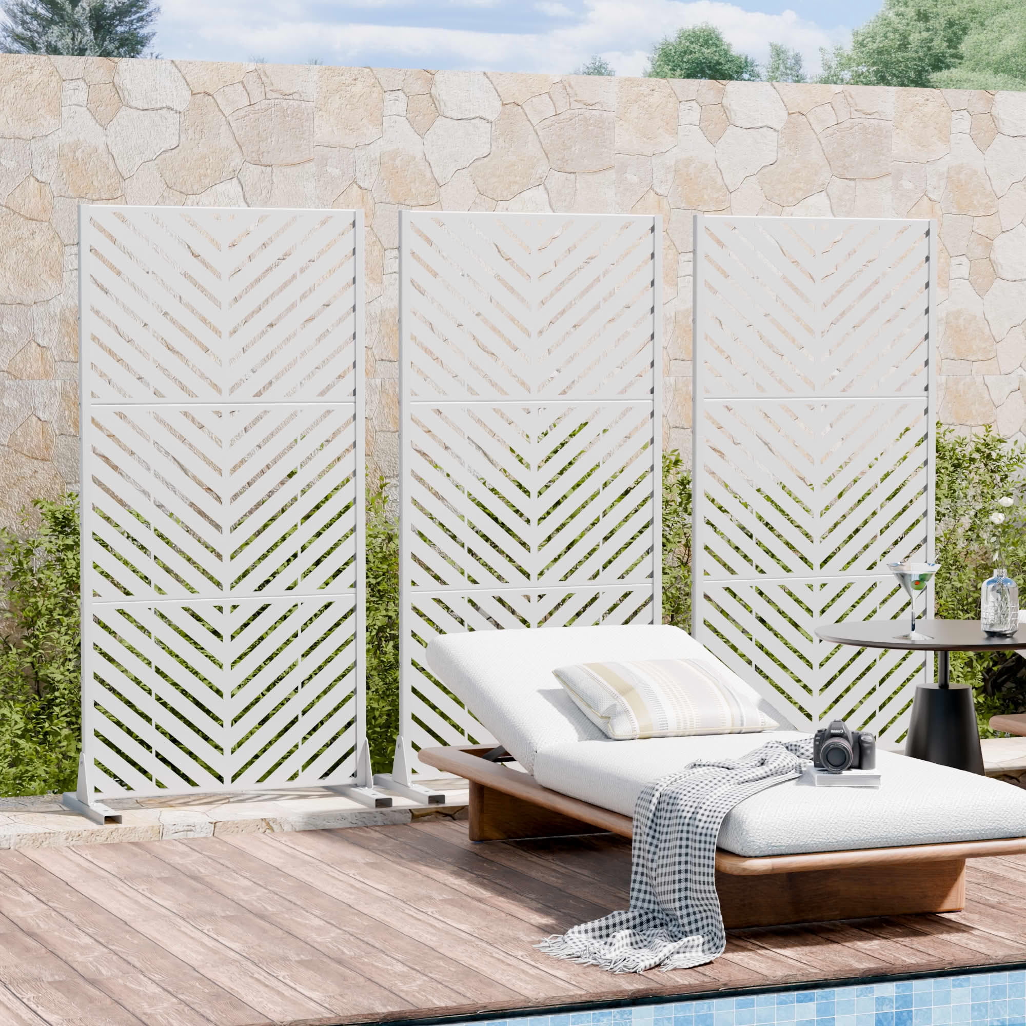 MAYEERTY Outdoor Metal Privacy Screen 5ft White, 3-Panel Parallel Decorative Screen, Rust-Resistant for Patio