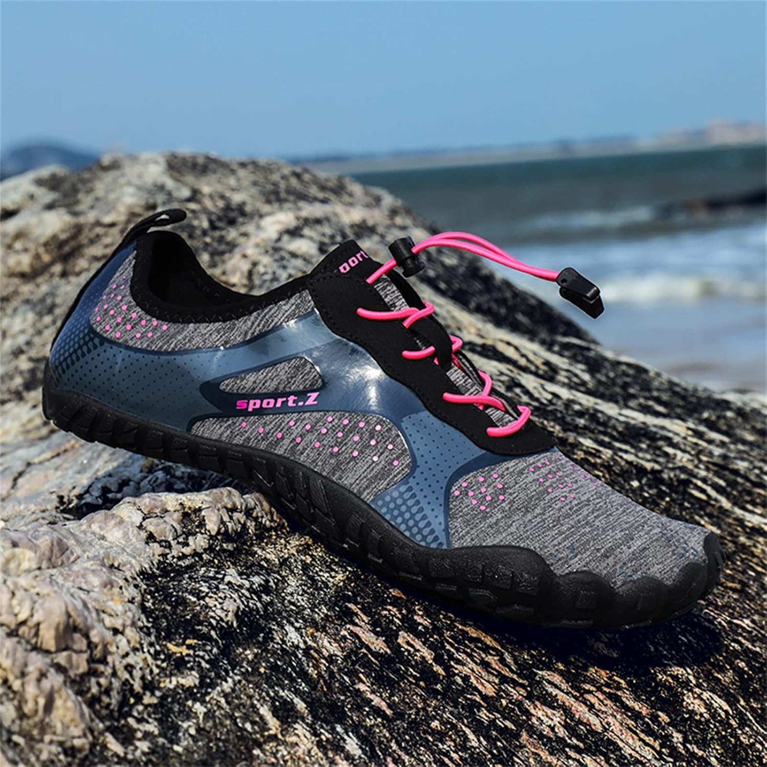 Outdoor Creek Tracing Shoes for Men and Women Beach Shoes for Women Anti slip Swimming Shoes for Water and Land Amphibious Fishing Shoes Anti cutting Road Wading Shoes