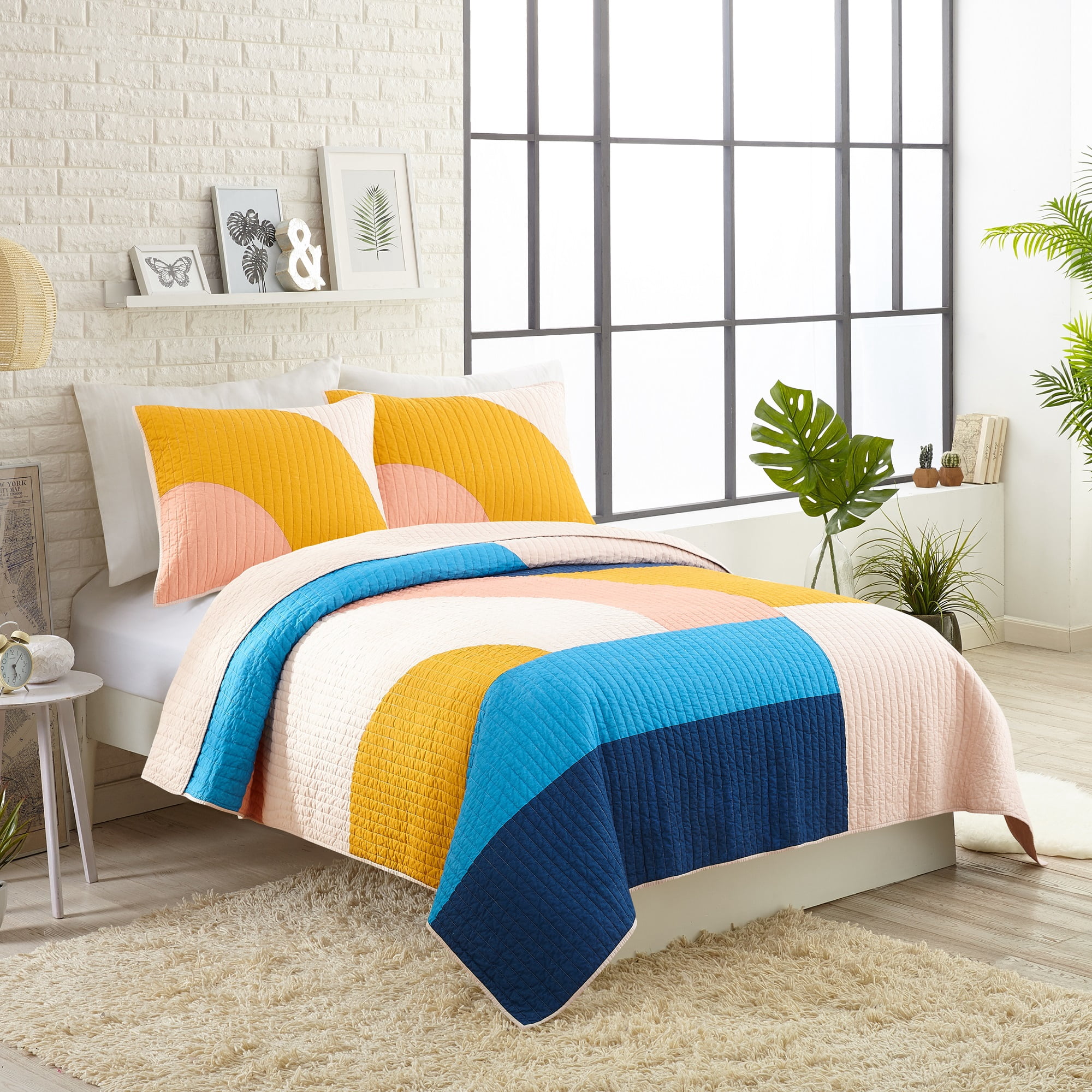 Makers Collective Modshapes Pink 2-Piece Quilt Set, Twin