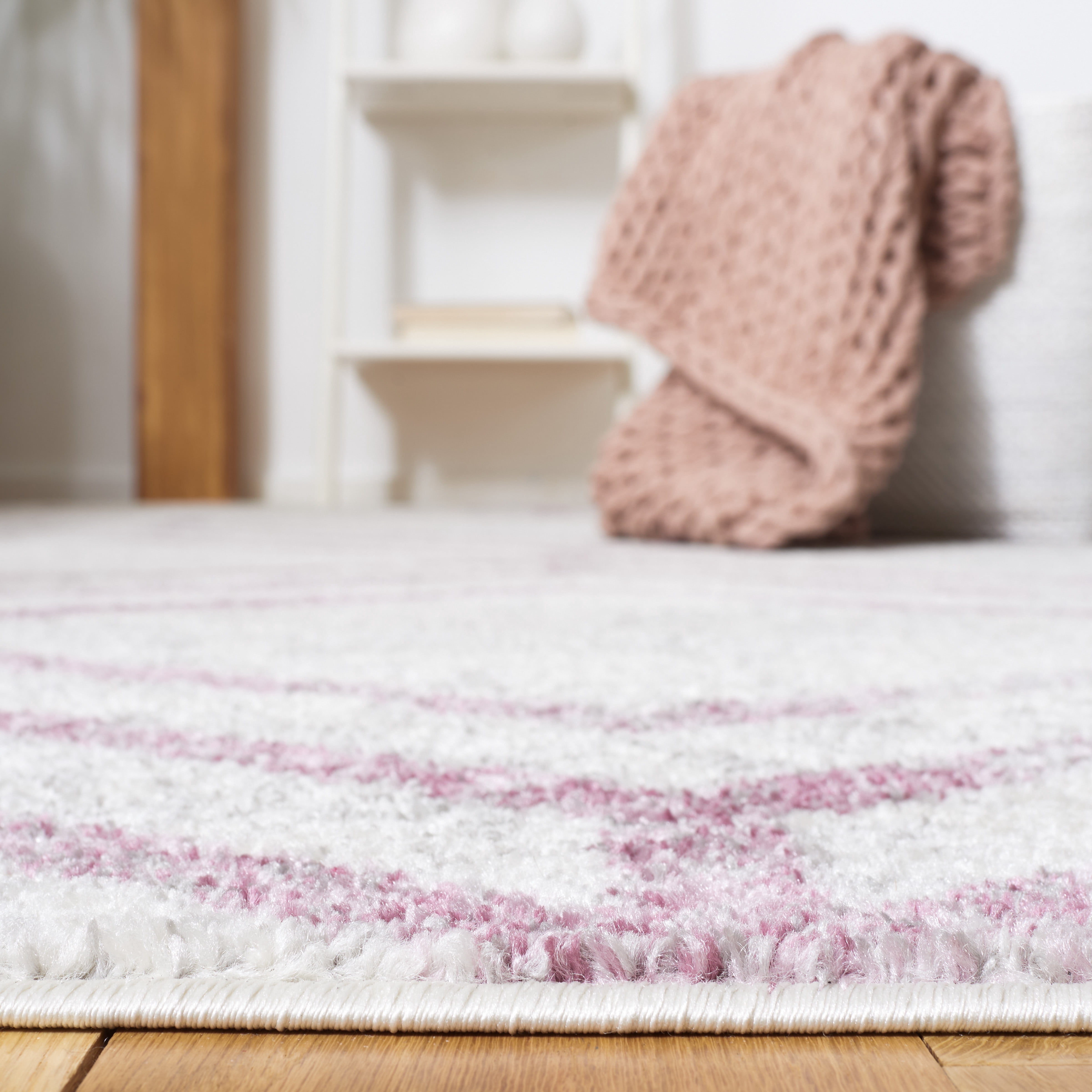 SAFAVIEH Adirondack Bailey Geometric Runner Rug, Ivory/Plum, 2'6" x 14'