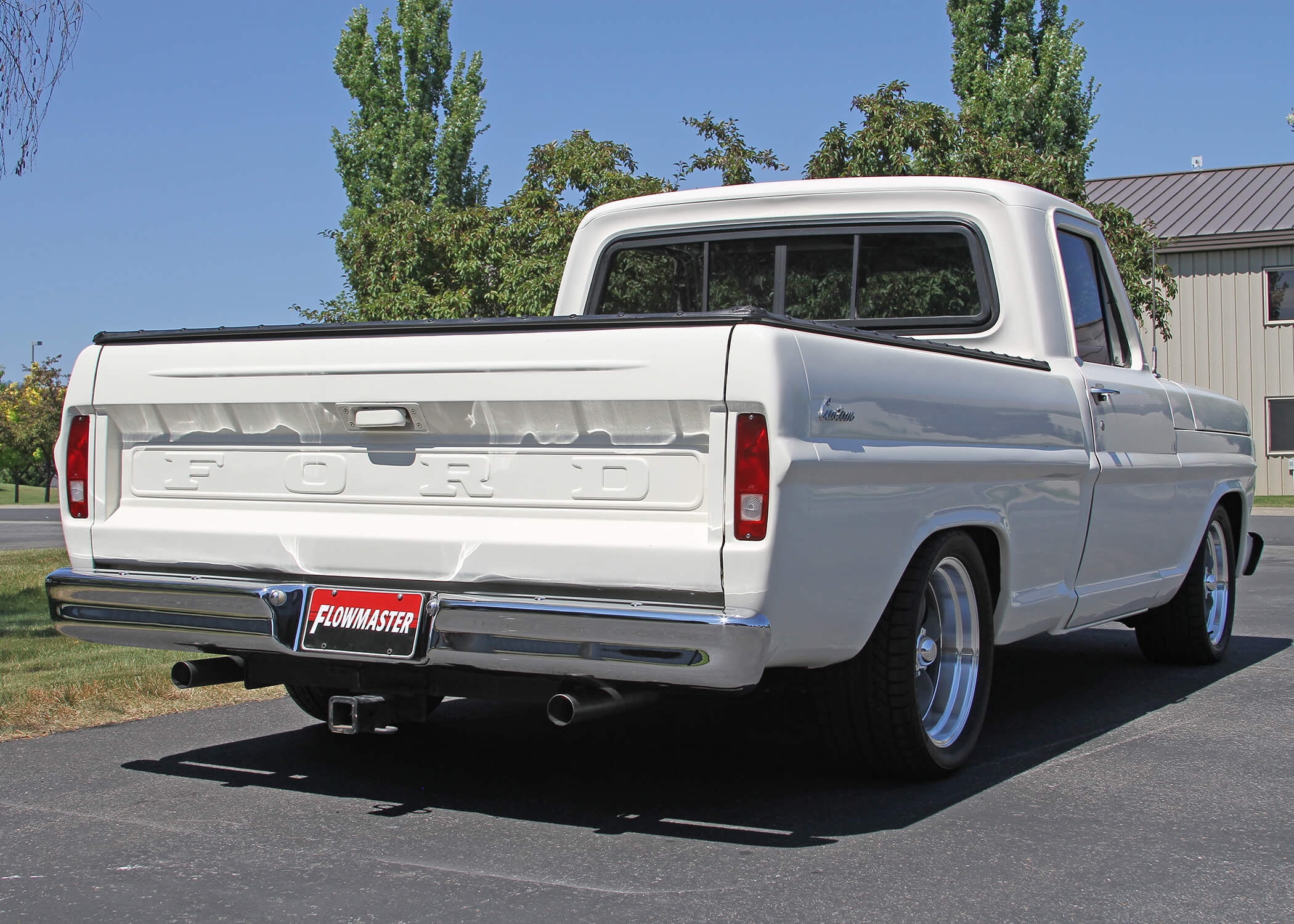 Flowmaster 817938 American Thunder Crossmember-Back Exhaust System 2.5" 409 Stainless Dual Exit