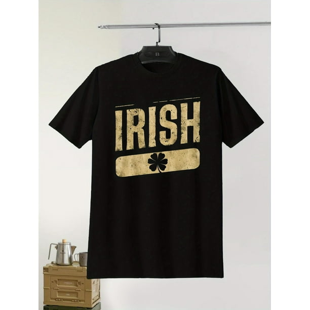 Camiseta irlandesa de cuello redondo. Camiseta irlandesa informal de cuello redondo con estampado de trébol de cuatro hojas, corte regular, ligera y de manga corta.