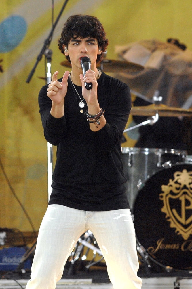 Joe Jonas On Stage For Good Morning America Gma 2009 Summer Concert