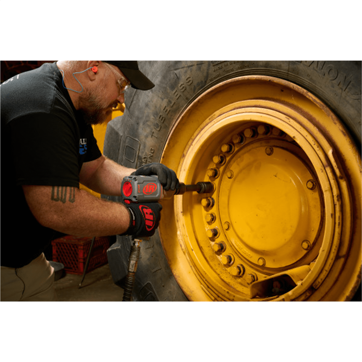 INGERSOLL RAND 3/4 Inch Air Impact Wrench, 3 Inch Ext Anvil, Quiet, 2,000 ft-lb Torque, Friction Ring-Thru-hole Retainer, Pistol Grip