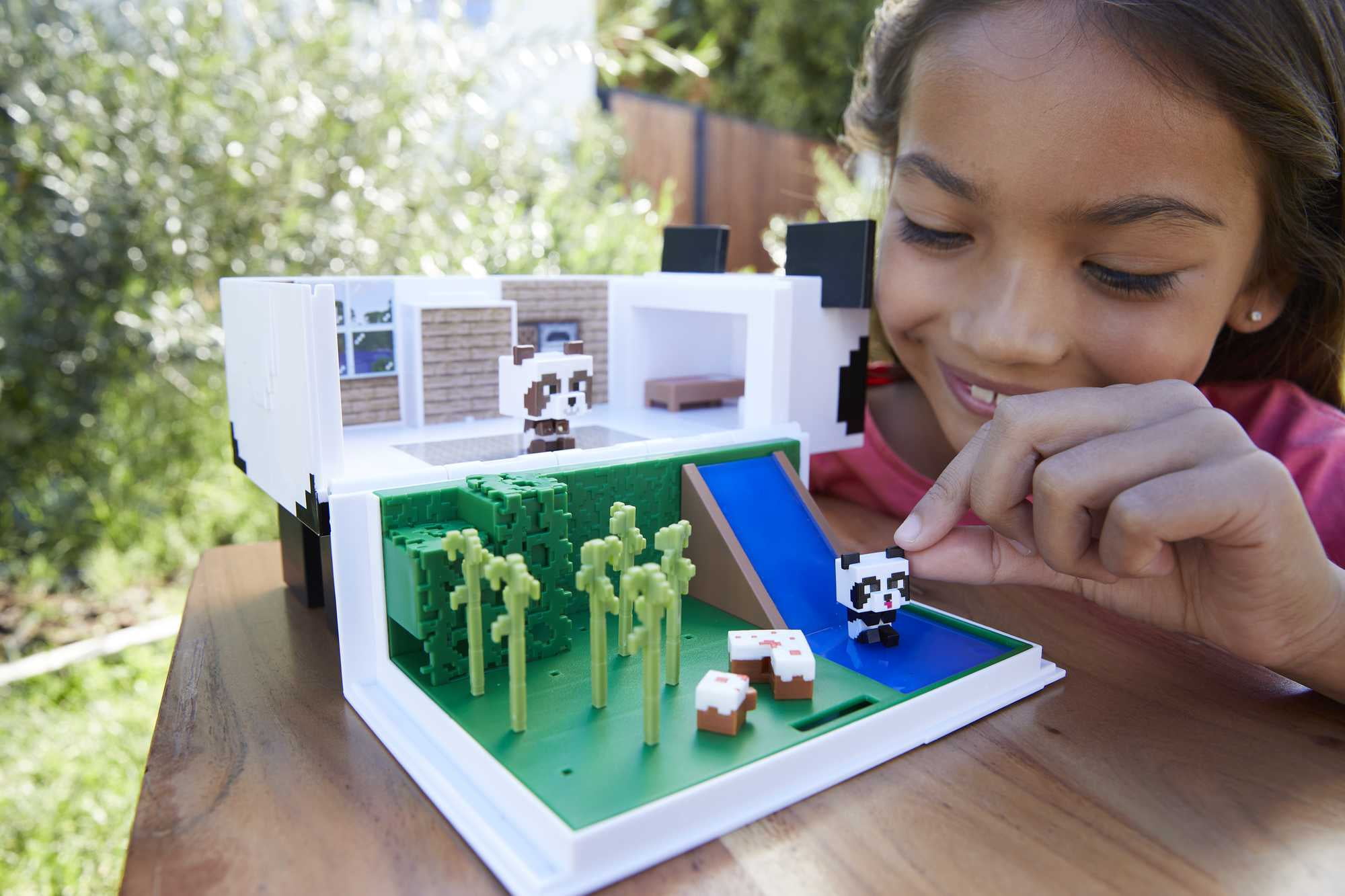 Minecraft Mob Head Minis Panda Playhouse Playset & 2 Panda Action Figures