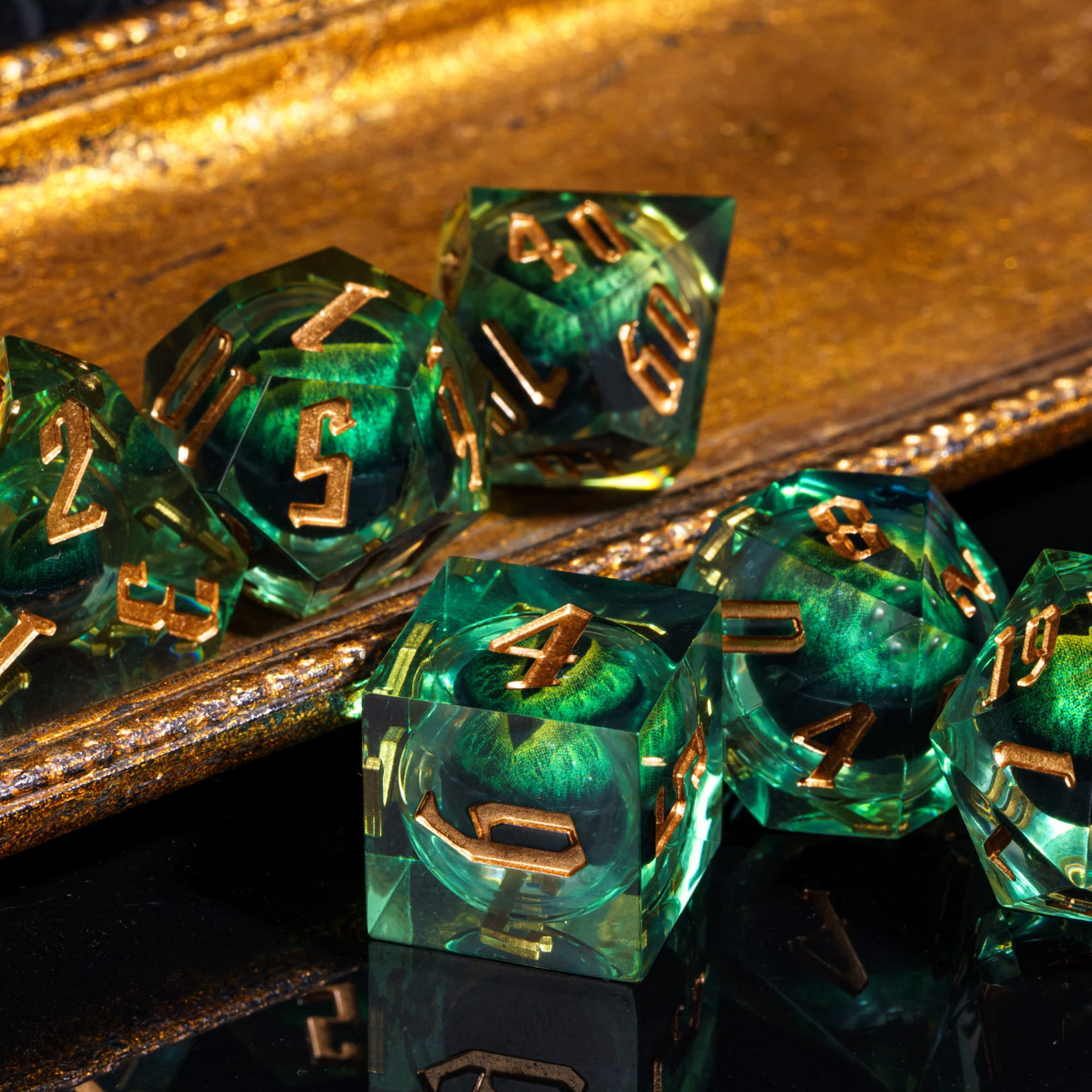 Cusdie Sharp Edges DND Dice, Death Peeping Eyes Liquid Core Dice, 7 PCs D&D Dice, Handcrafted Polyhedral Dice Set, for TTRPG Role Playing Game Pathfinder