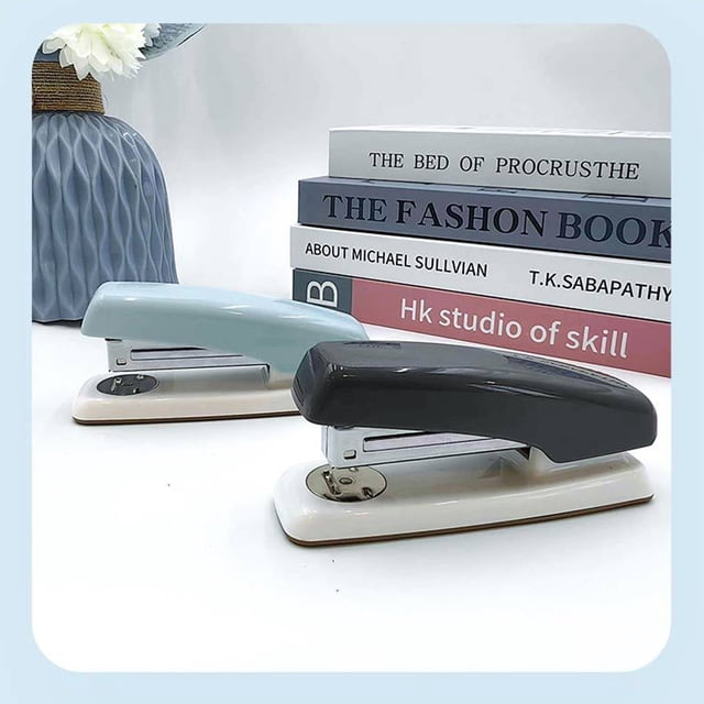 Stapler, Compact and Portable Desktop Stapler 20 Sheets Capacity Streamlined Shape Desktop Stapler with Non Slip Base for School and Home