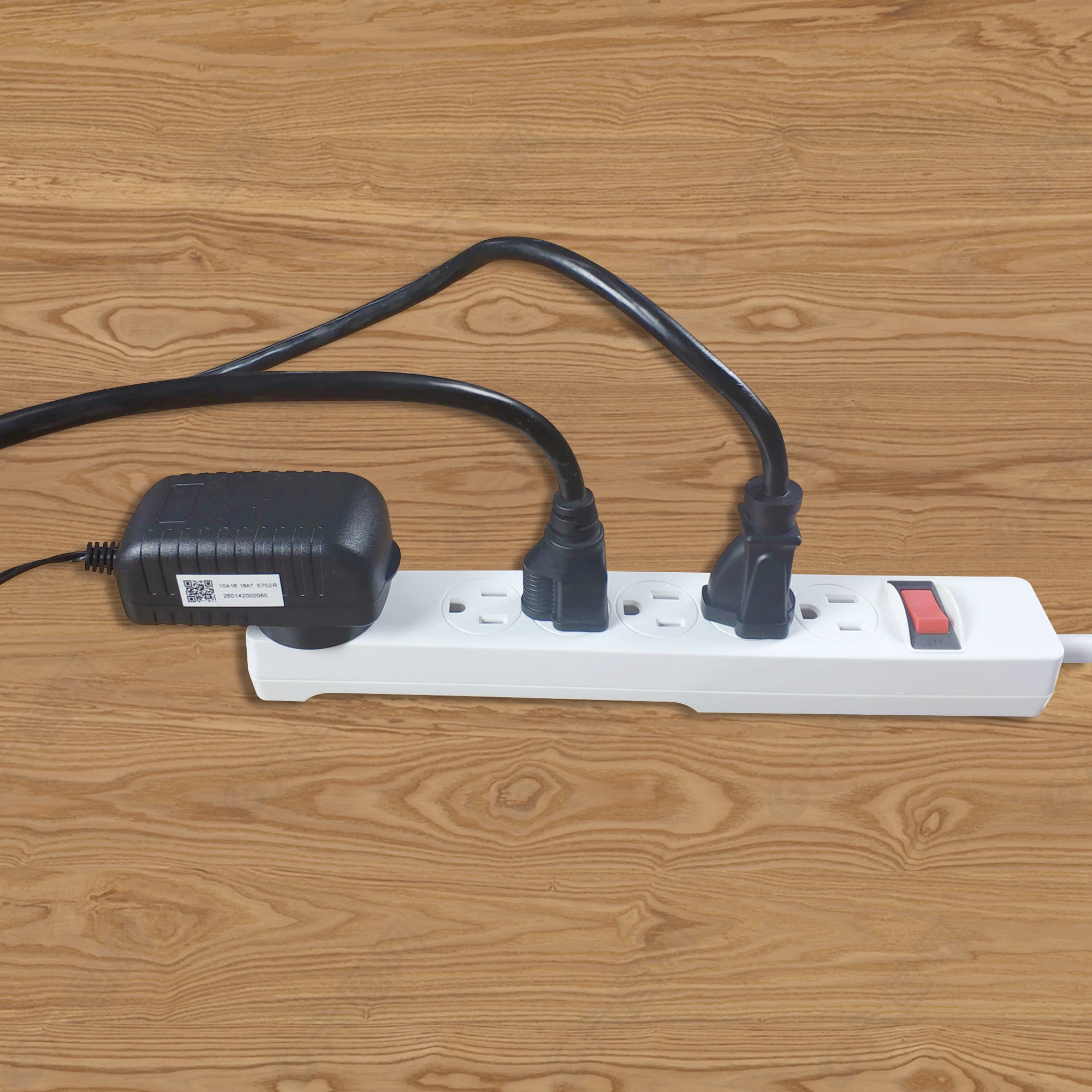 Hyper Tough 6-Outlet 2.5ft Power Strip Included 1-Adapter Space Outlet, White