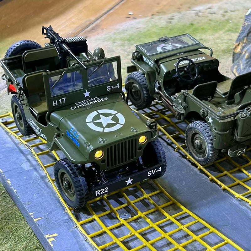 1/16 Scale Military-Style RC Car, 2.4GHz Alloy Off-Road RC Climbing Car with LED Lights & Soldier Figure, 1O+KM/H Military Willys Jeep Model for Enthusiasts