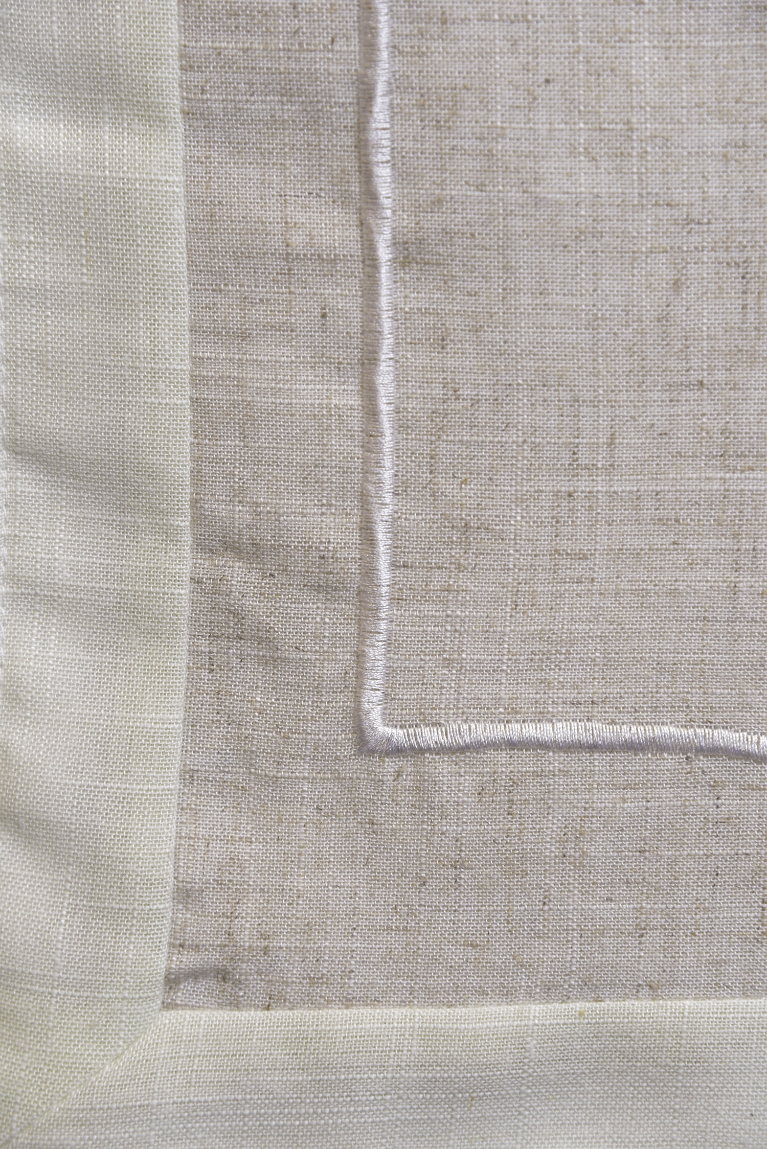 Harper Border 100% Polyester Table Runner
