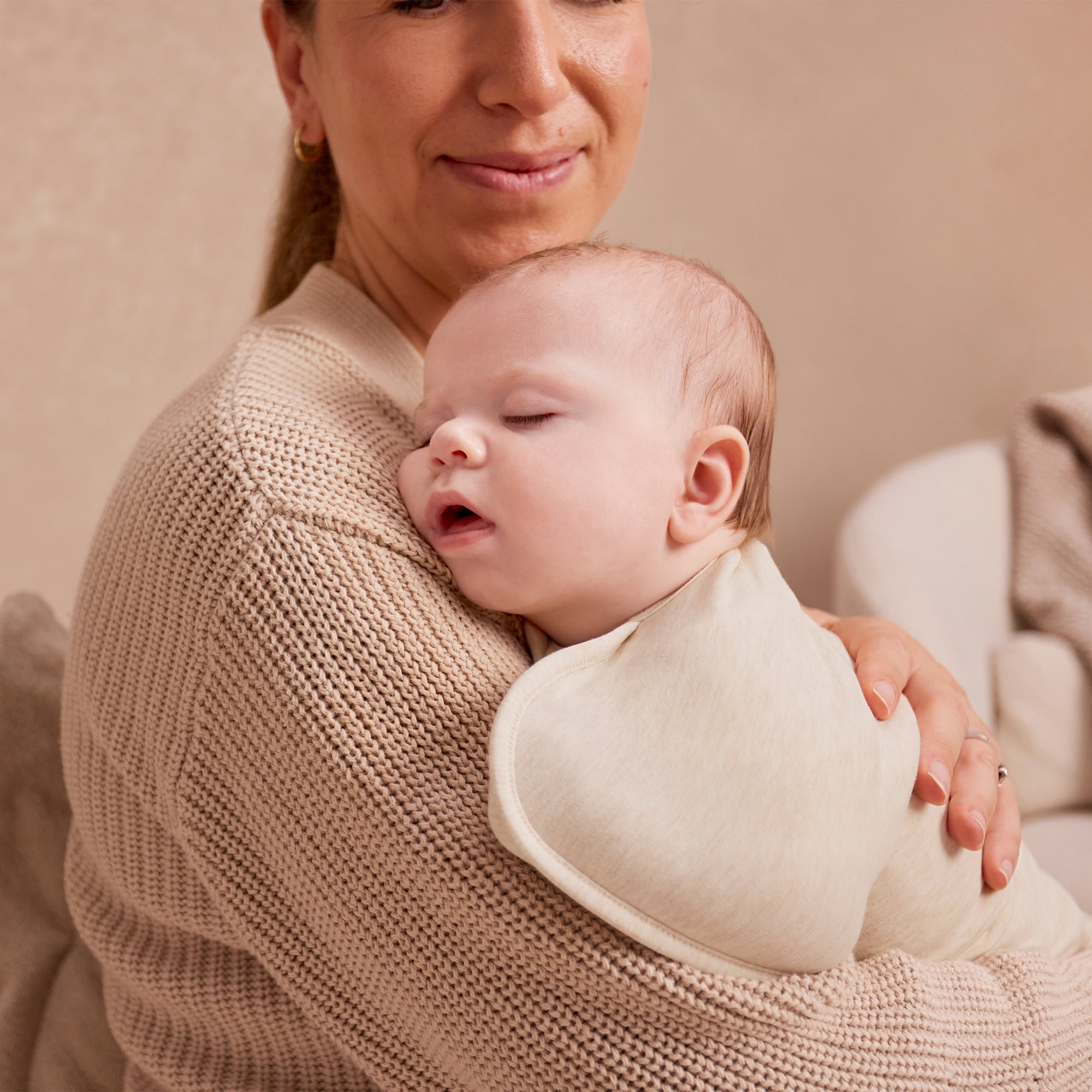 Love to Dream Swaddle Up Warm Cotton 2.5 TOG Baby Sleep Sack, Arms Up Design, Twin Zipper, Newborn 5-8.5 lbs, Oat Bees