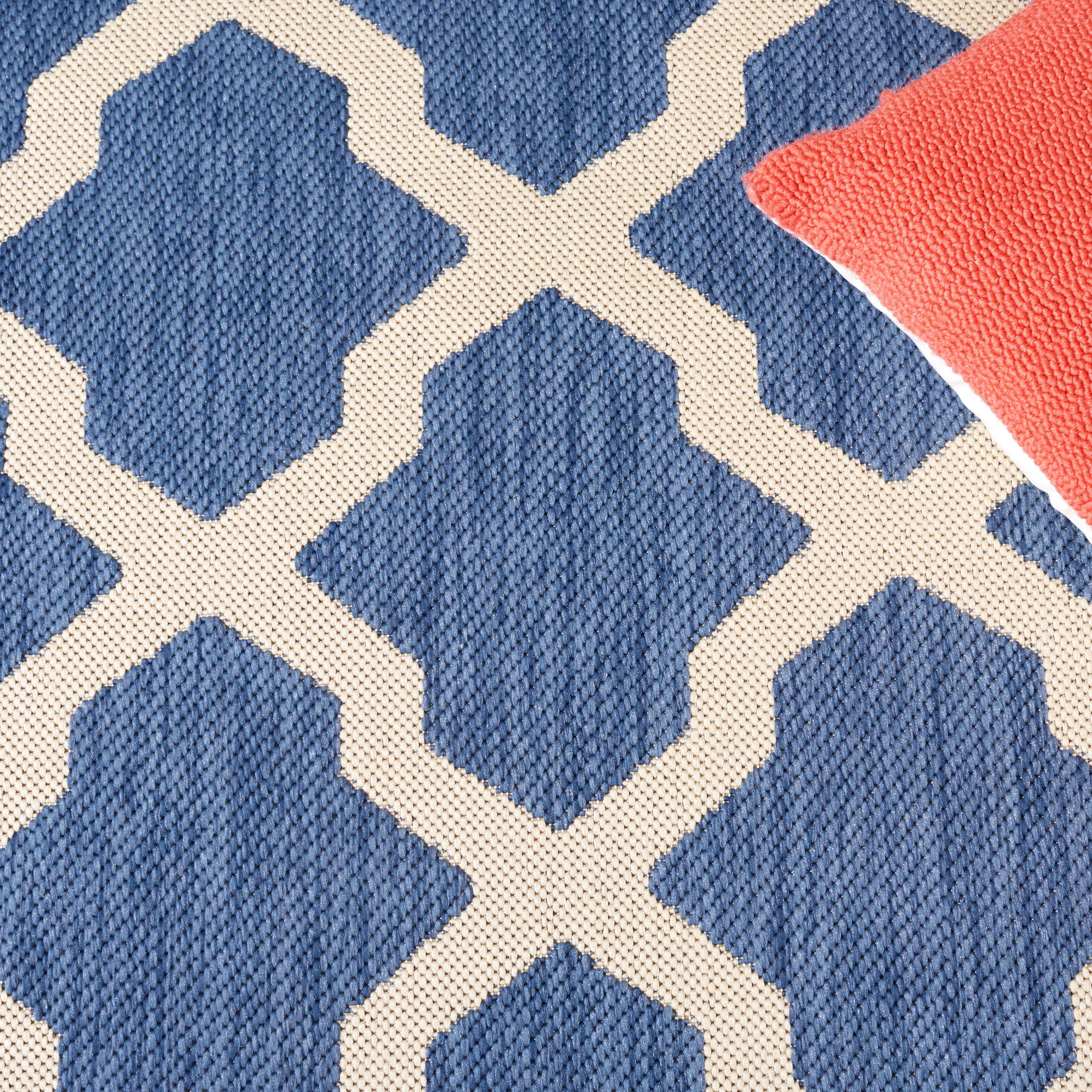 Safavieh Courtyard Amber Geometric Indoor/Outdoor Area Rug, Blue/Beige, 5'3" x 7'7"