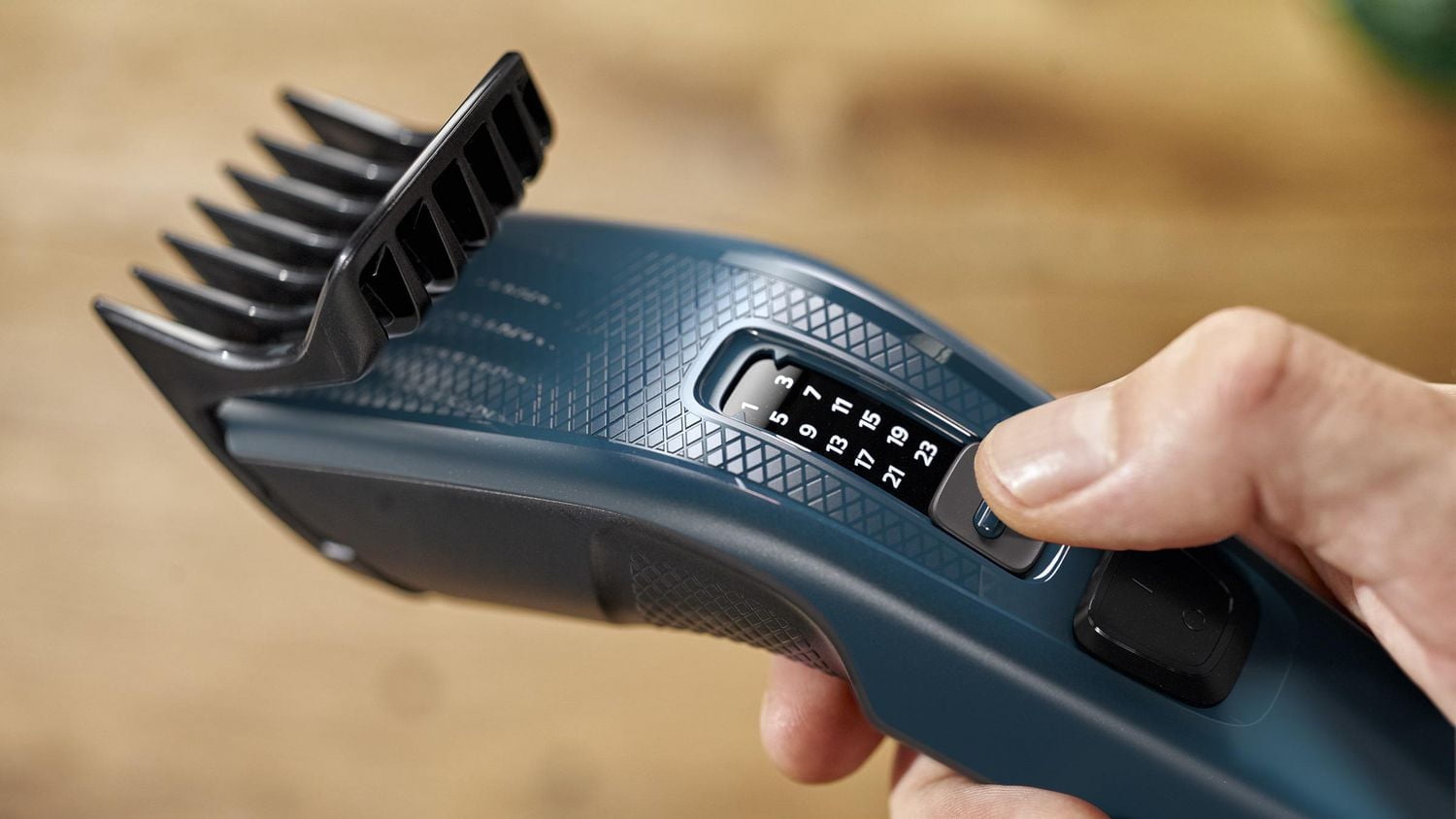 Philips Hair Clipper Series 3000, DualCut blade technology & Trim & Self-sharpening stainless steel blades, HC3505/15