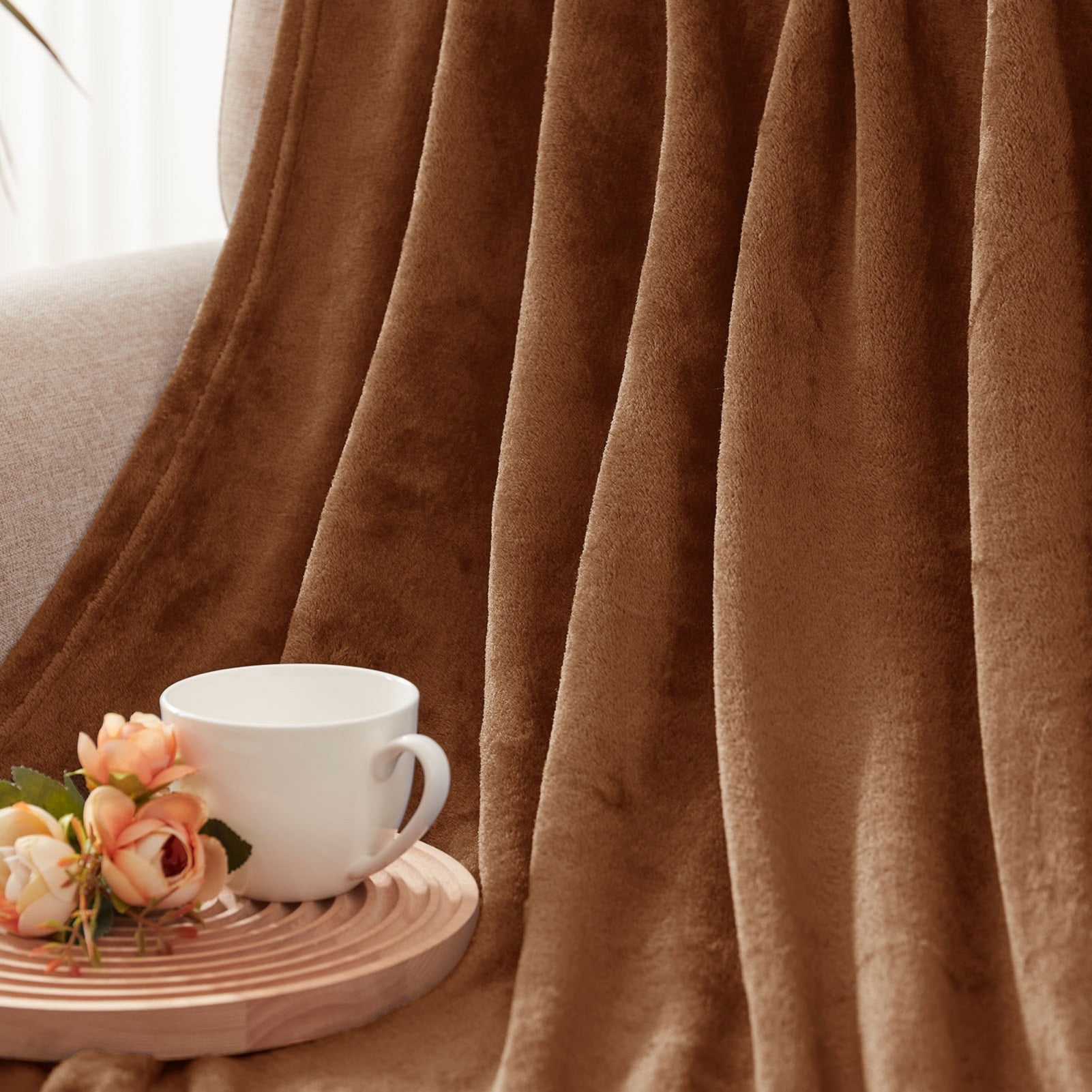 Exclusivo Mezcla Queen Size Flannel Fleece Velvet Plush Bed Blanket as Bedspread, Coverlet, Bed Cover (90"x90", Brown)