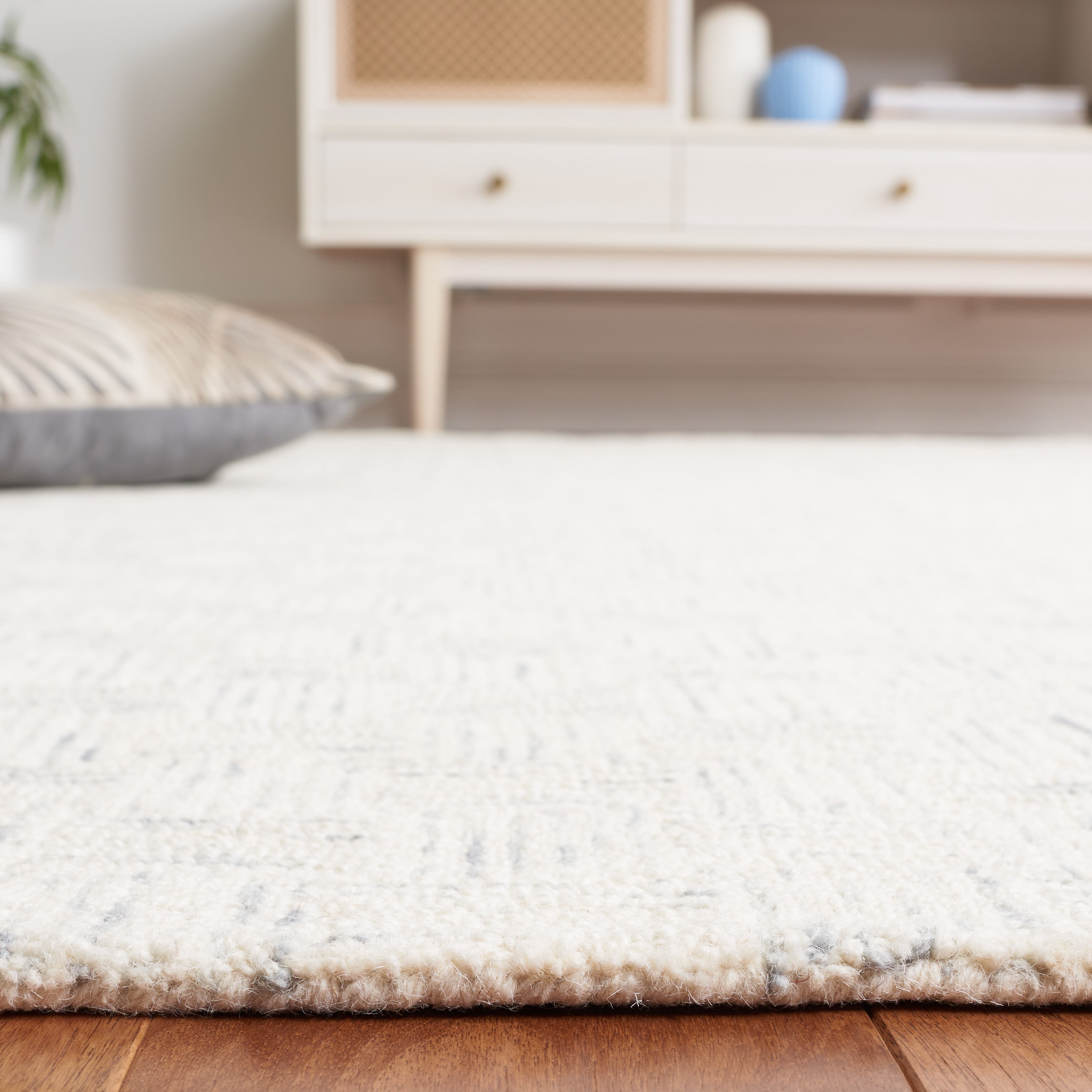 SAFAVIEH Micro-Loop Charlotte Solid Area Rug, Ivory/Grey, 3' x 5'