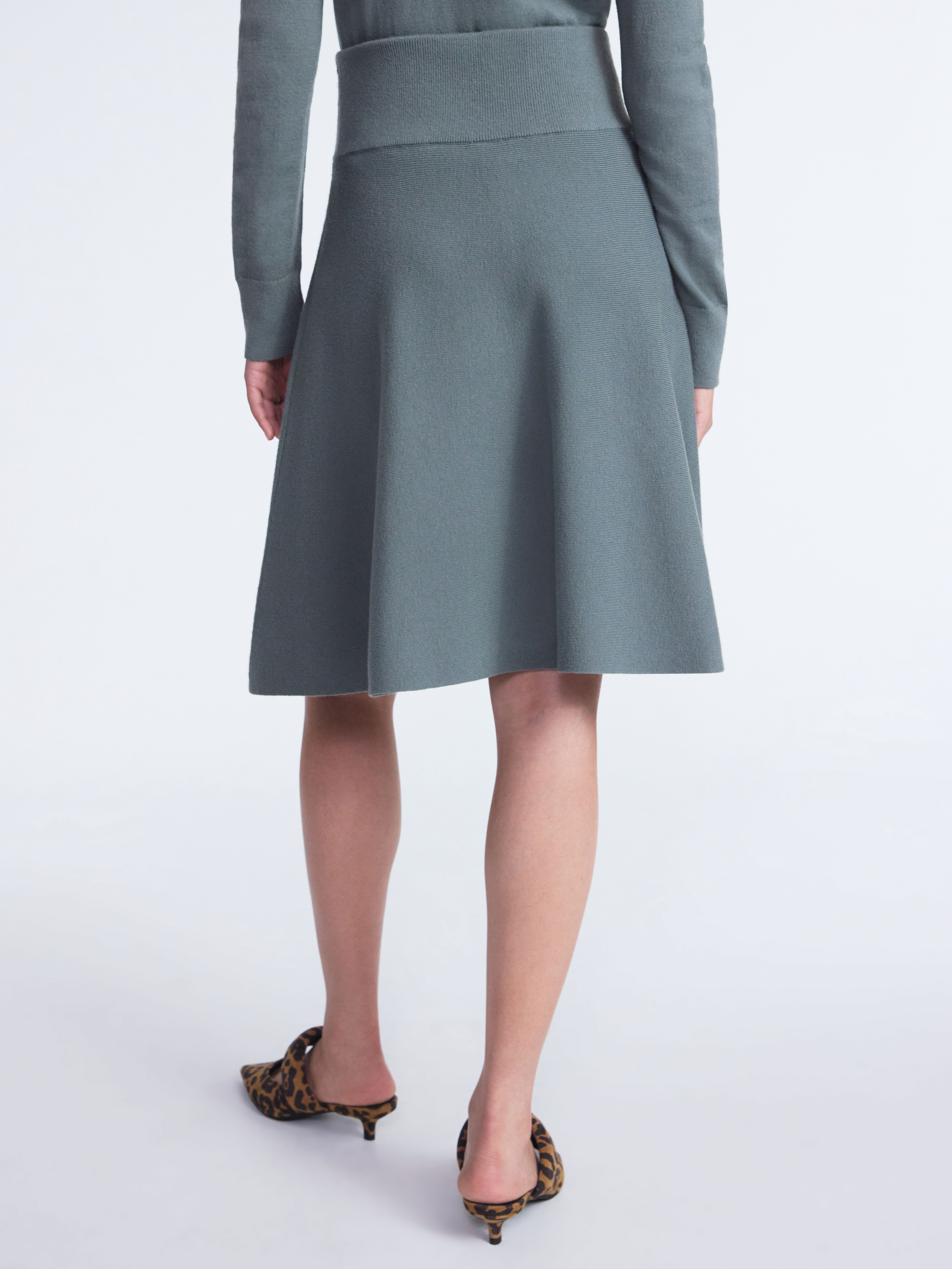 Scoop Women's and Women’s Plus Sculptural Sweater Knit Midi Skirt, Sizes XS-4X