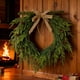 thumbnail image 4 of Corona navideña grande para puerta de entrada | Corona verde artificial de 40 cm | Decoración navideña de invierno para interiores y exteriores, ventanas, paredes y hogar, 4 of 5
