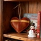 thumbnail image 5 of Colgante de cuero con forma de corazón de fútbol | Textura desgastada hecha a mano con costuras | Adorno deportivo único para aficionados, entrenadores y jugadores de fútbol | Decoración para el, 5 of 7