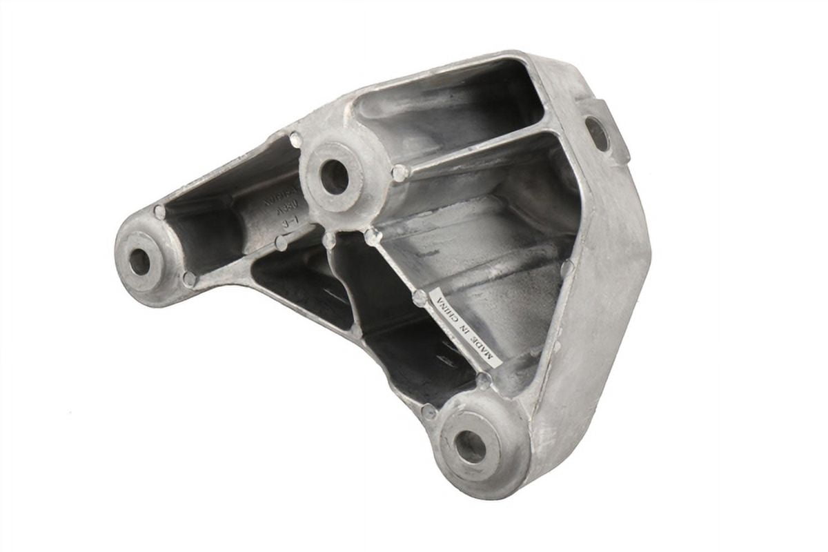 GM 92249329 Engine Mount Bracket