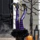 thumbnail image 1 of Estacas de patas de bruja de Halloween, estacas de patio con patas de bruja para romper tumbas, decoraciones con patas de bruja (morado), 1 of 4