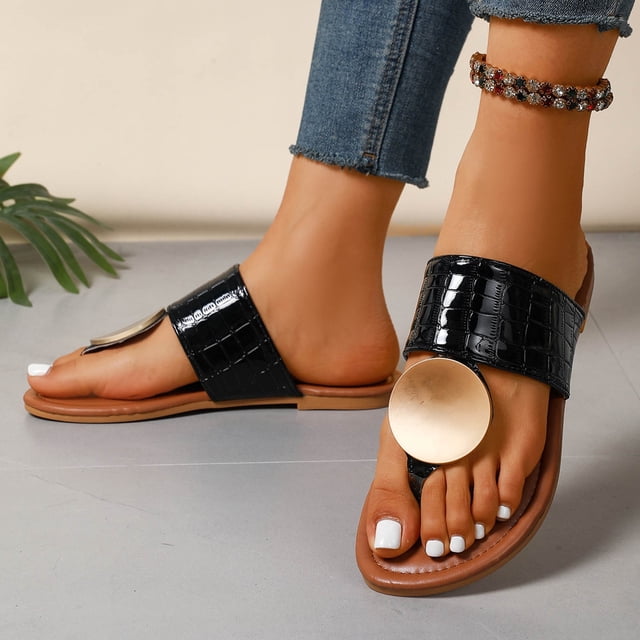 Fankiway Women's Flip Flops Oversized Metal Buckle Flat Sandals Non-Slip Comfortable Beach Slippers Plus Size Summer Black 8.5