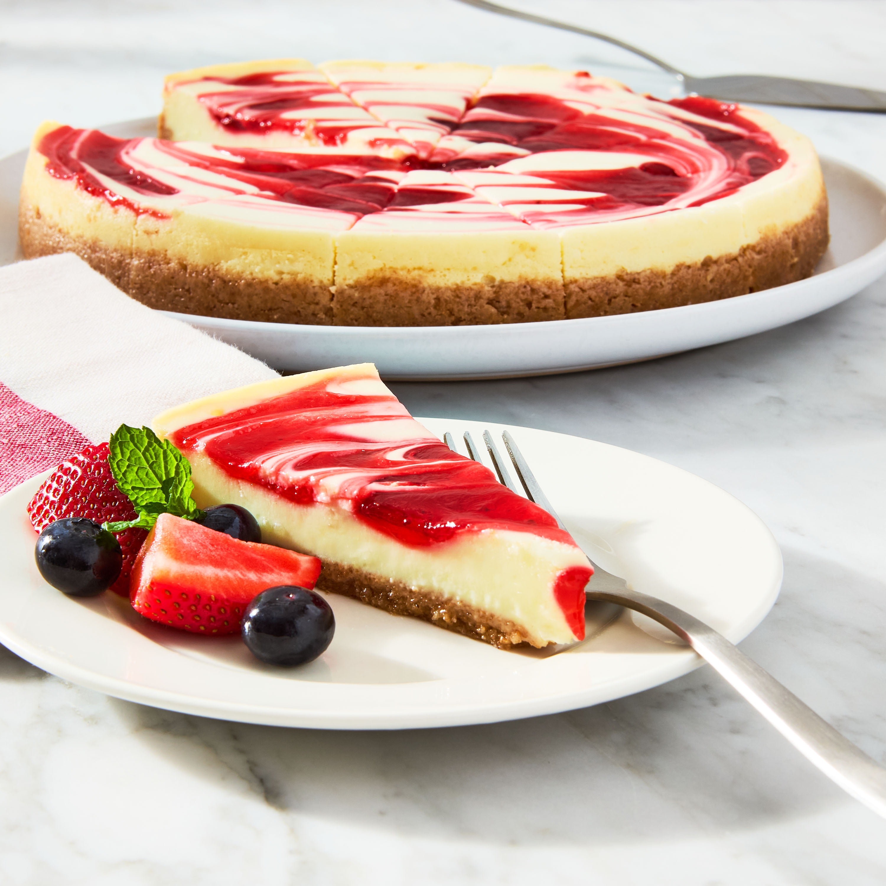 Freshness Guaranteed Strawberry Swirl Cheesecake, 40 oz, 12 Count