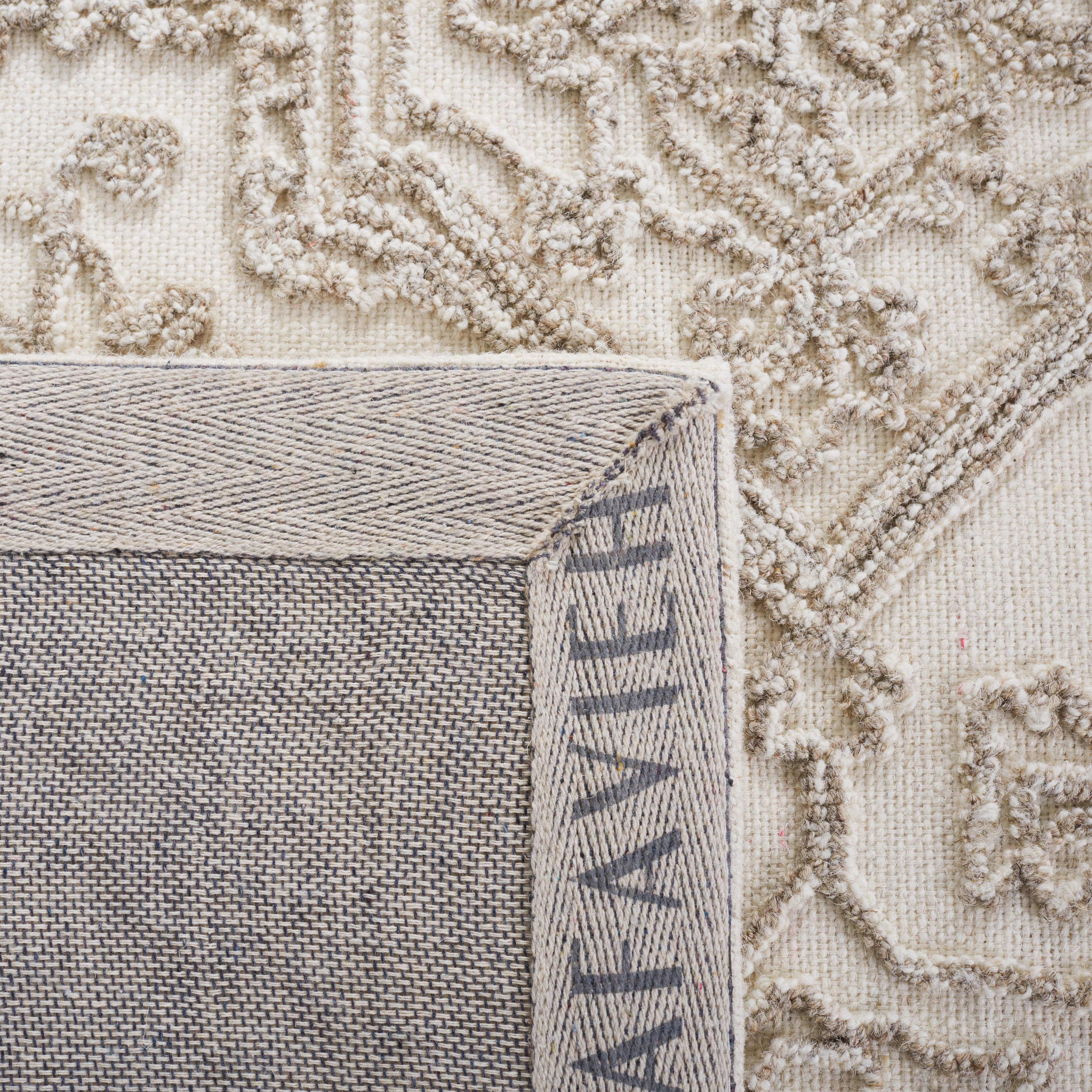 SAFAVIEH Trace Donna Floral Area Rug, Ivory/Natural, 6' x 6' Square