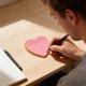 thumbnail image 4 of Notas adhesivas con forma de corazón para estudiantes | Hojas adhesivas coloridas y bonitas | Divertidas pegatinas recordatorias para escritorios, cuadernos y tareas de estudio, 4 of 6